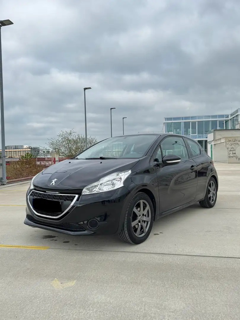 Peugeot 208 Active Schwarz - 1