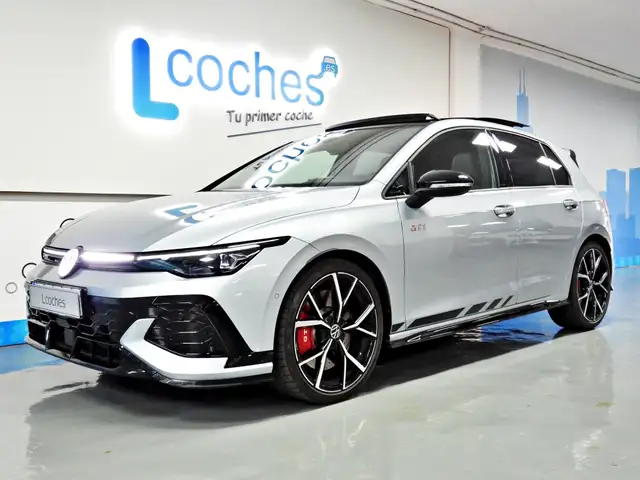 Volkswagen Golf view 4