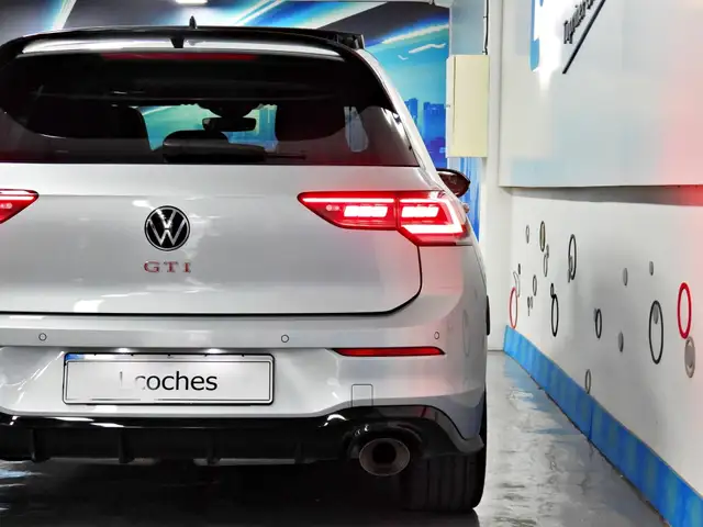 Volkswagen Golf view 13