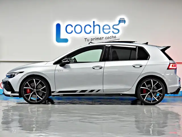 Volkswagen Golf view 2