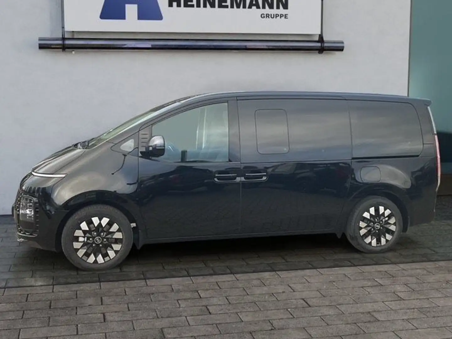 Hyundai STARIA Signatur HEV 7-Sitzer (MY25) 225 PS 6-AT 2WD Panor Zwart - 2
