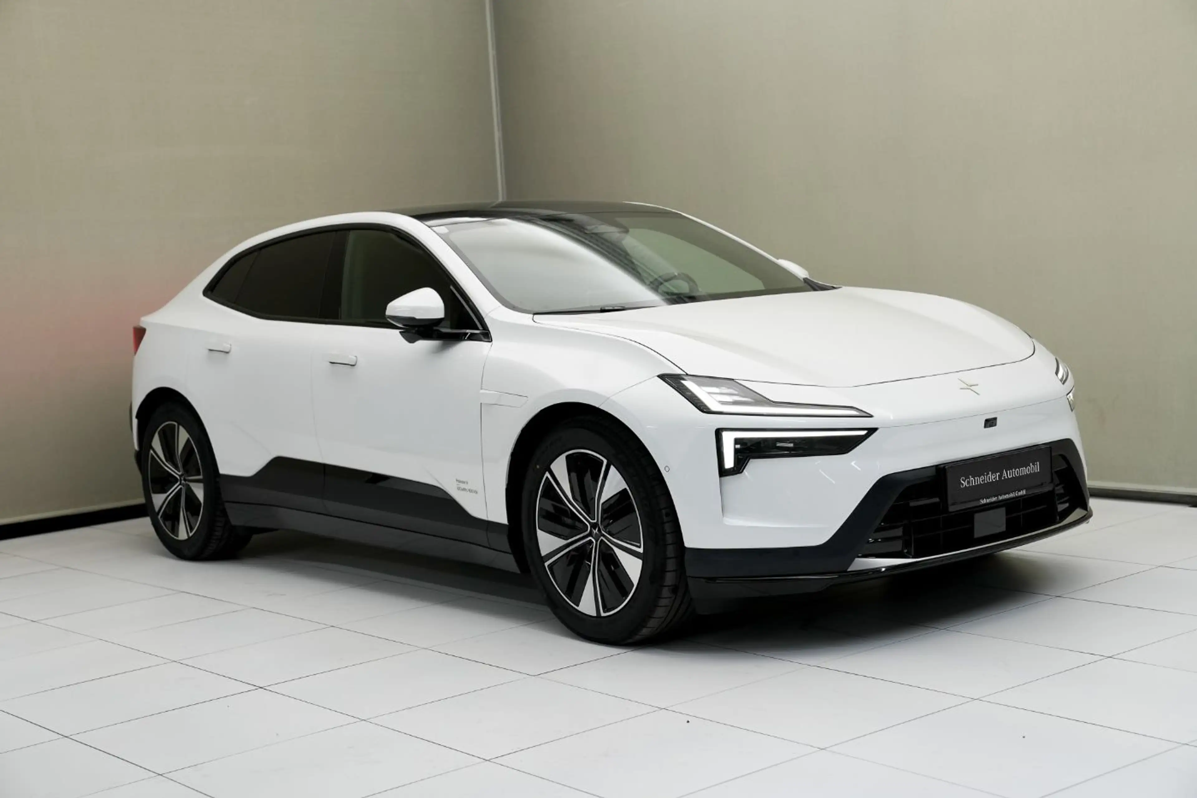 Polestar 4 coupe Long range Dual motor - Plus — photo 2