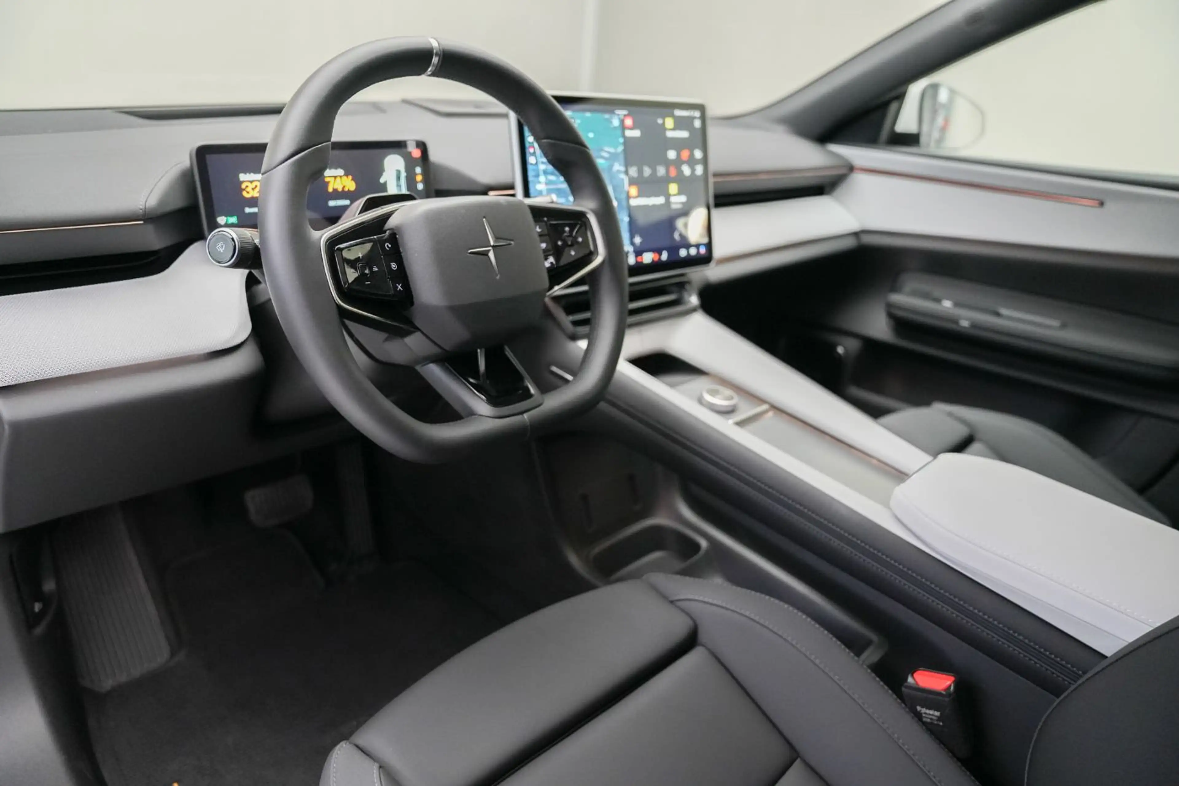 Polestar 4 coupe Long range Dual motor - Plus — photo 6