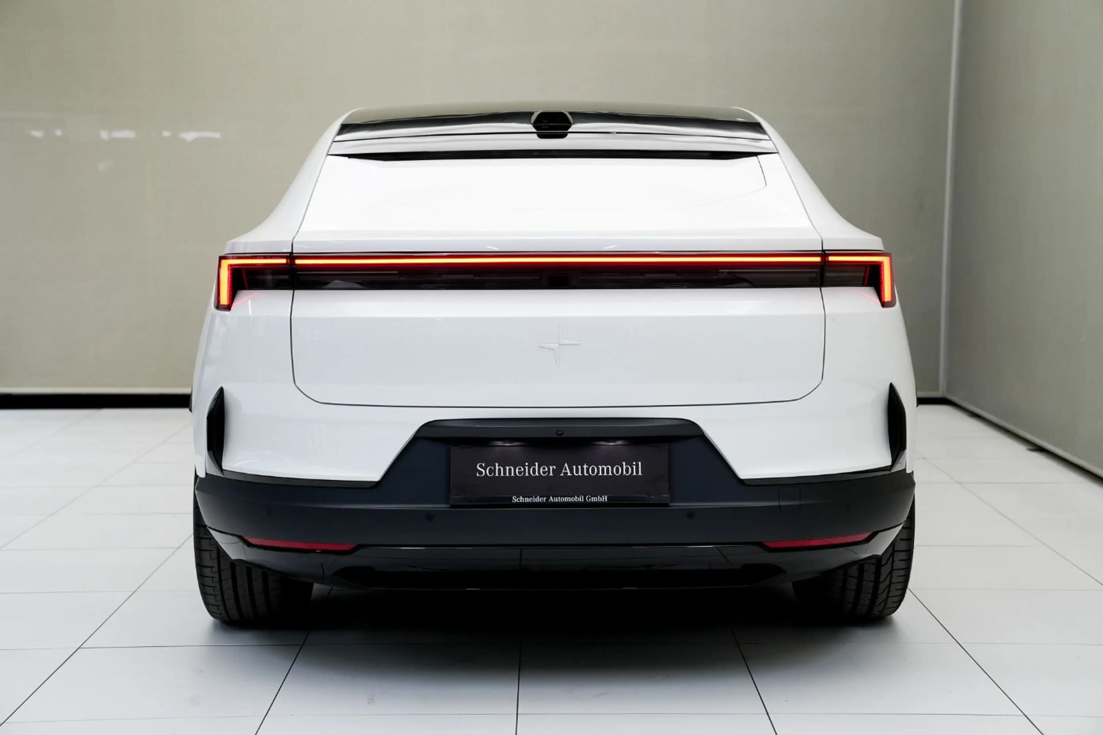 Polestar 4 coupe Long range Dual motor - Plus — photo 11