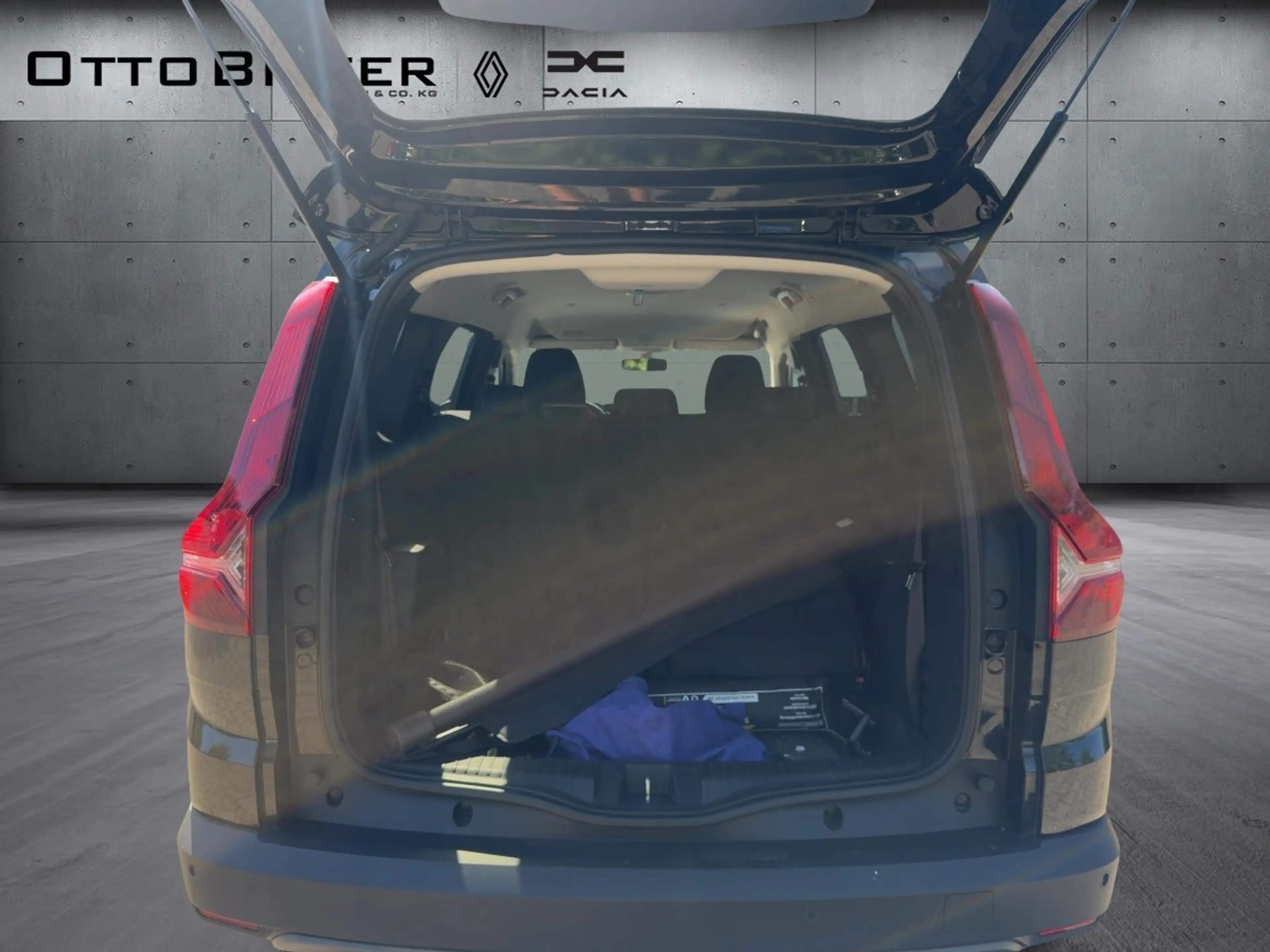 Dacia Jogger TCe100 Extreme+ 7-SITZER — photo 13