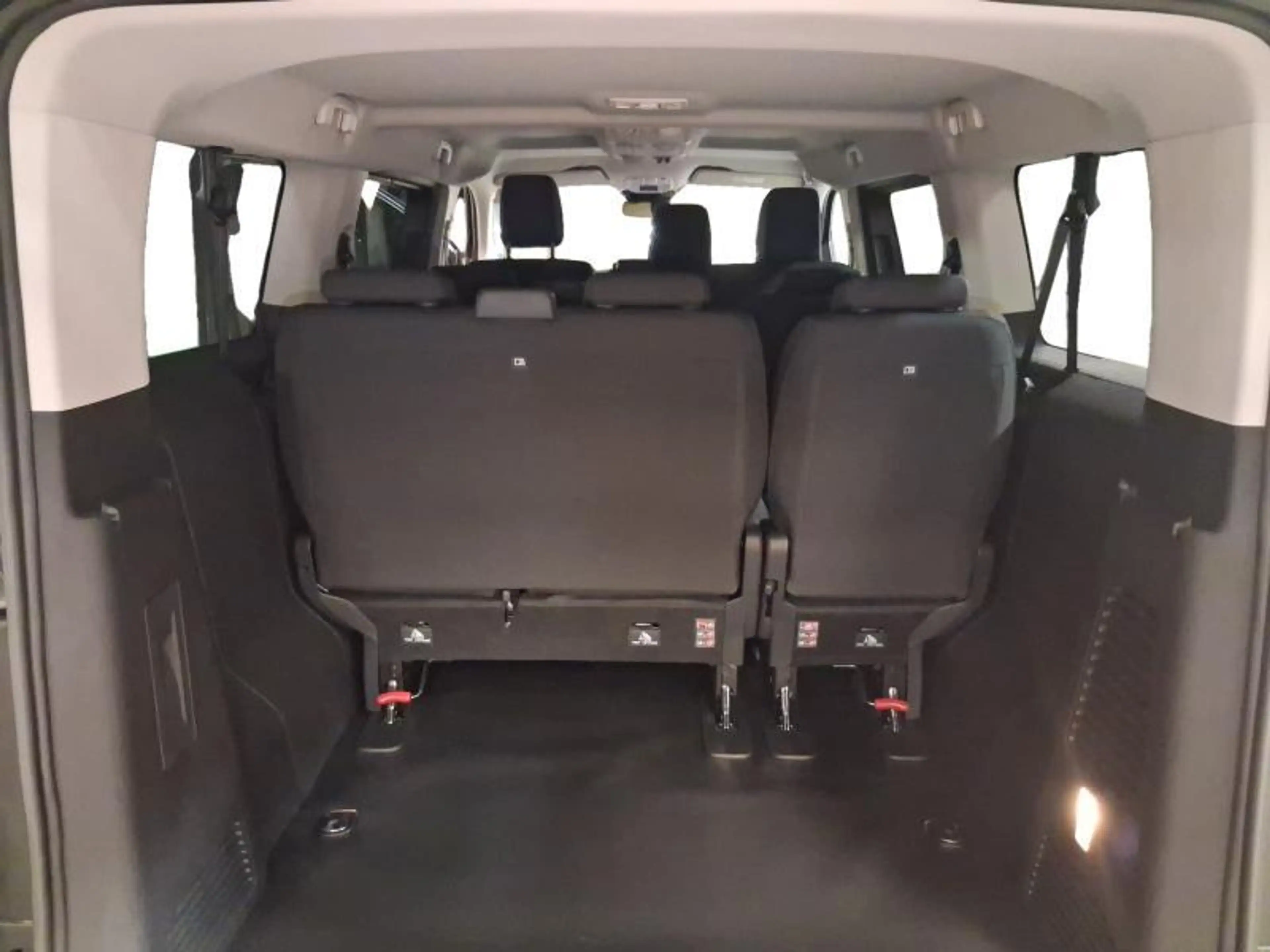 Citroen Spacetourer Plus — photo 9