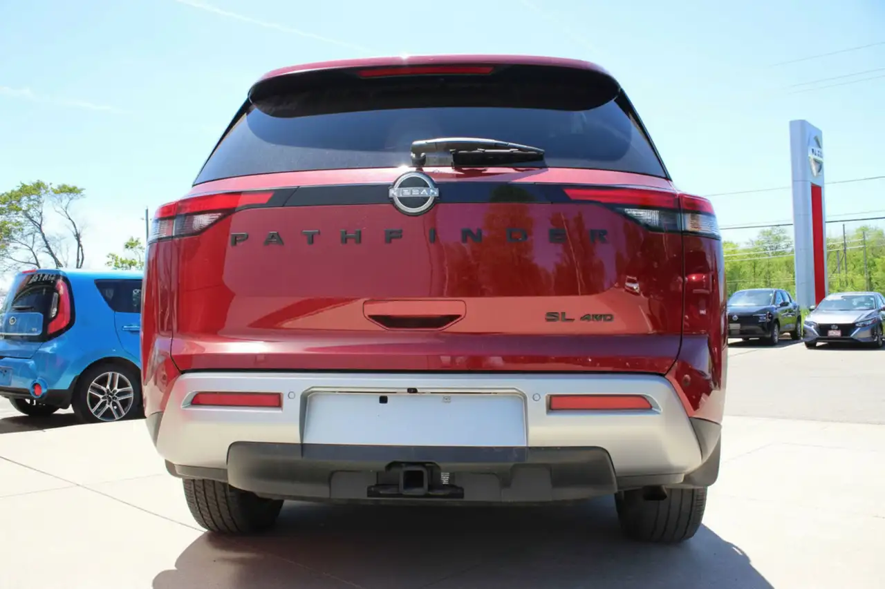 Nissan Pathfinder снимка Nissan Pathfinder