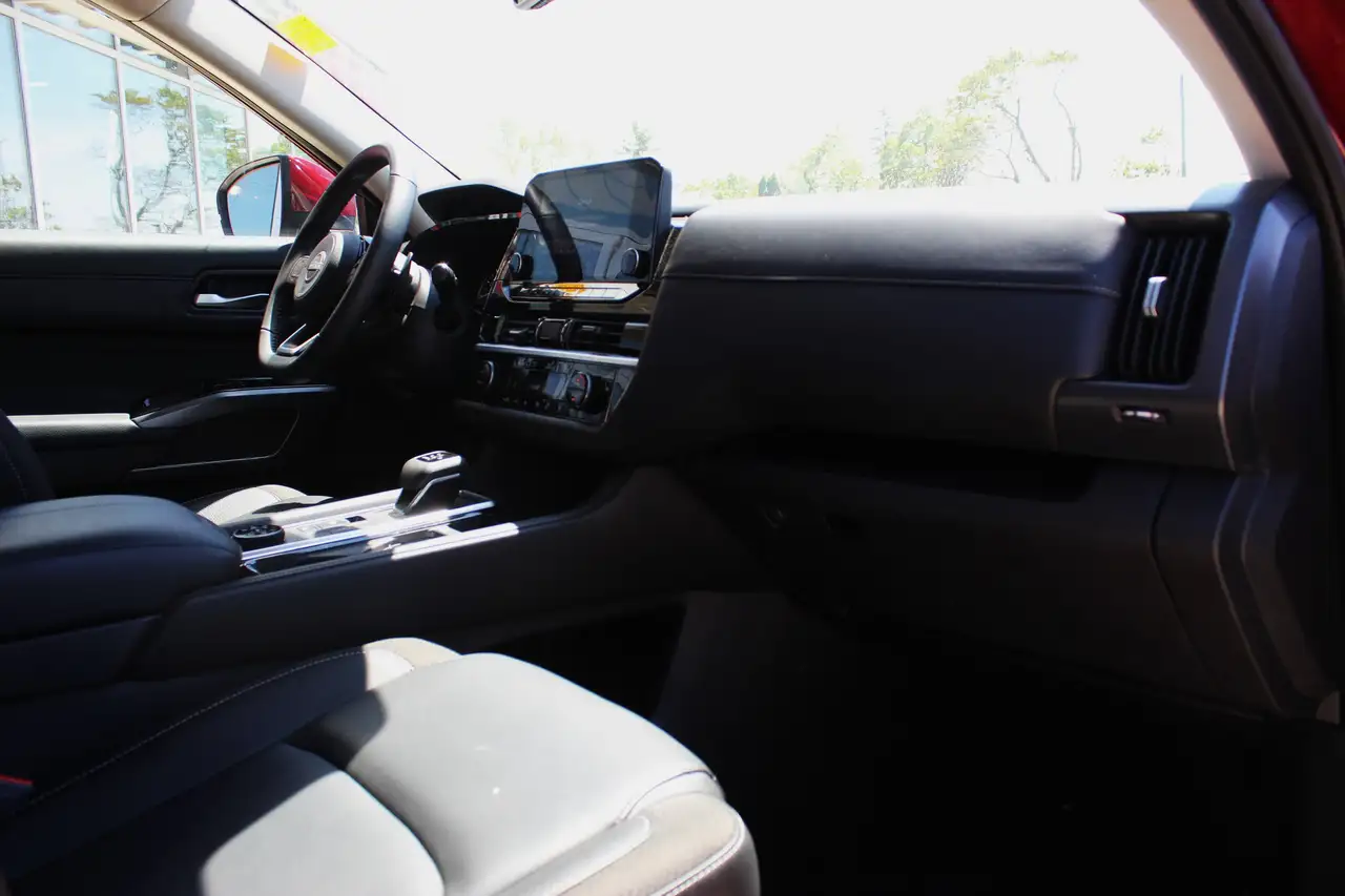Nissan Pathfinder снимка Nissan Pathfinder