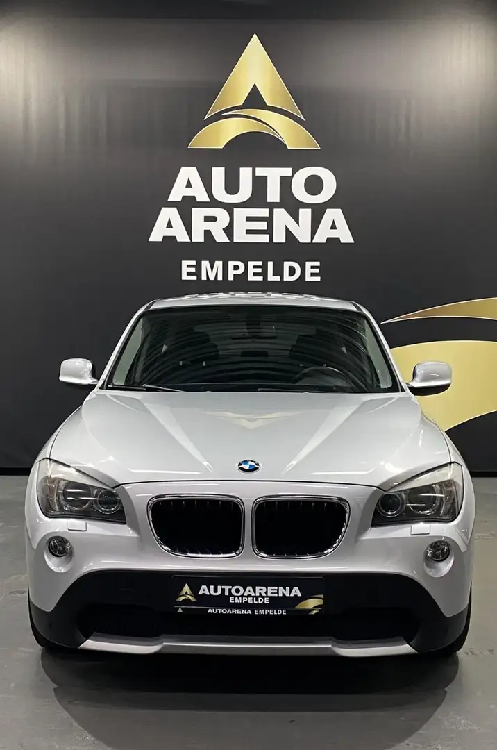 BMW X1 18 i sDrive Aut.*Bi-Xenon*Klima*PDC*Sitzh. Silber - 2