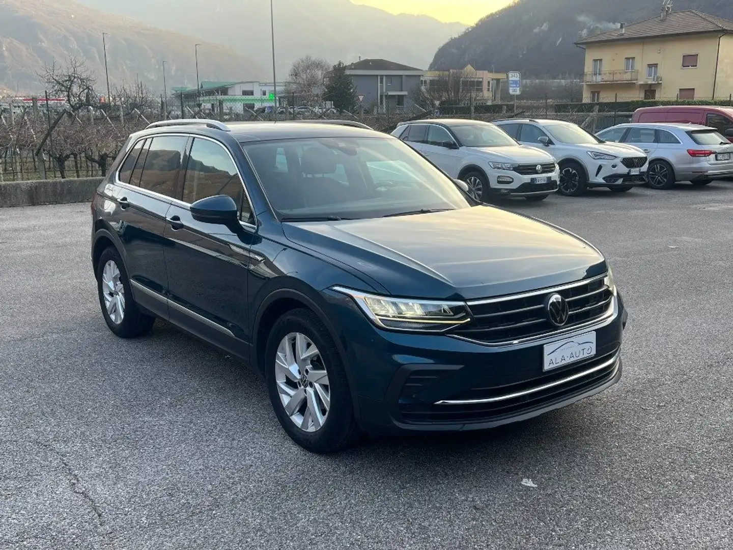 Volkswagen Tiguan 2.0 TDI 150 CV SCR DSG Life Blau - 2