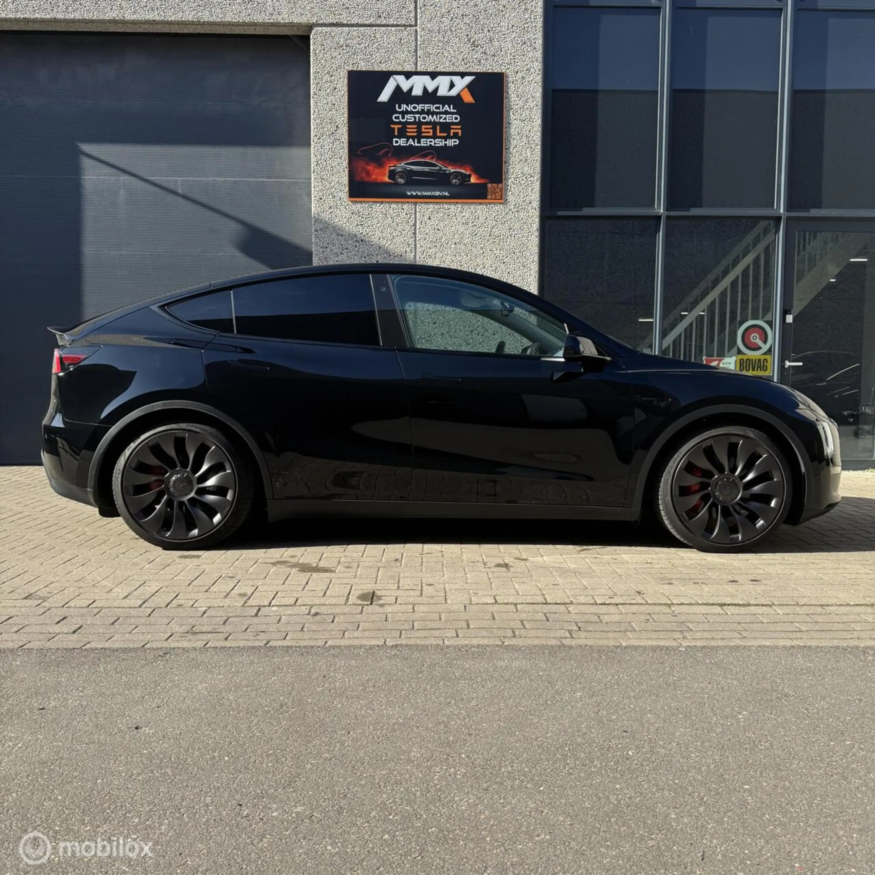 Tesla Model Y Performance + MMX PACK + TREKHAAK + SOH 95.3% — photo 3