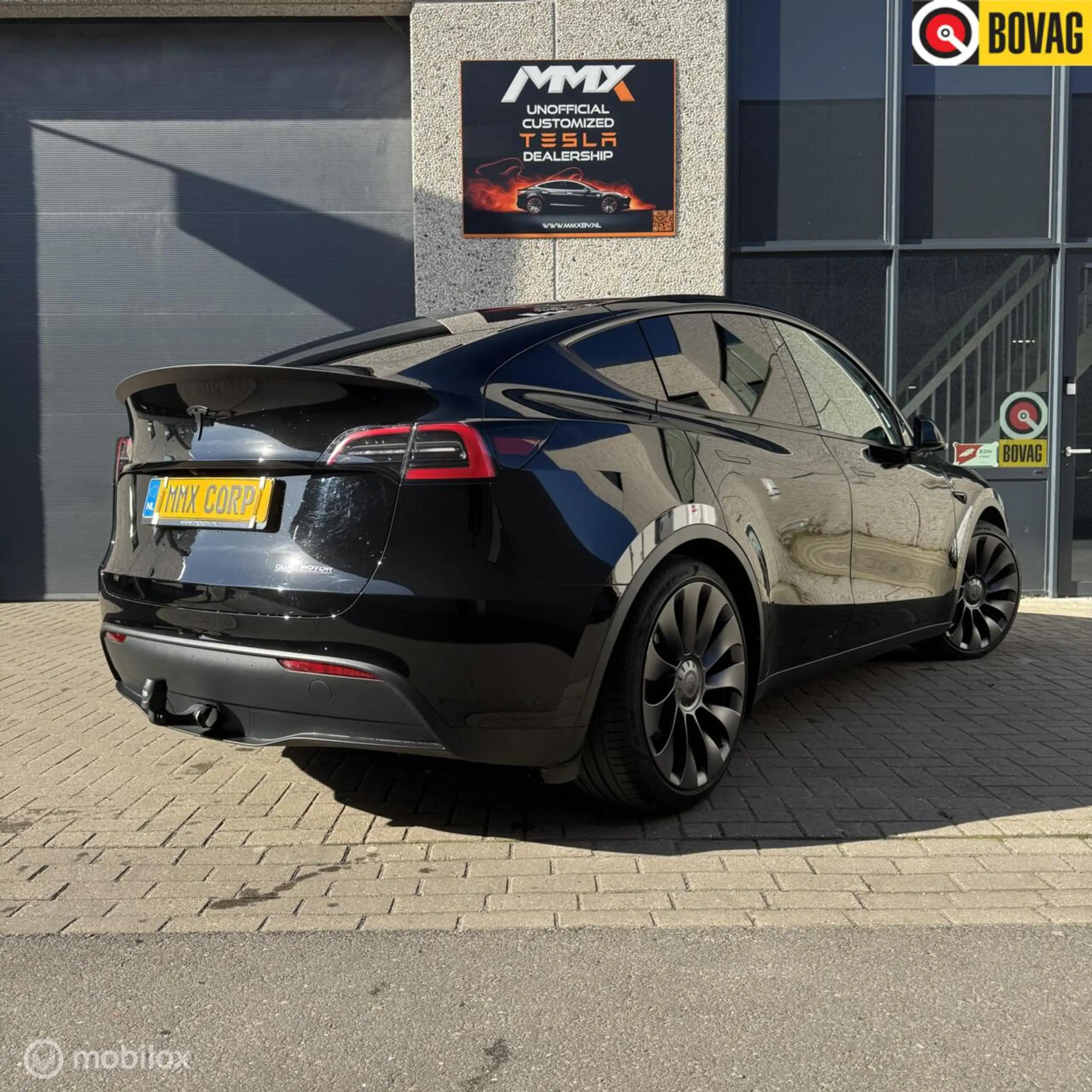 Tesla Model Y Performance + MMX PACK + TREKHAAK + SOH 95.3%