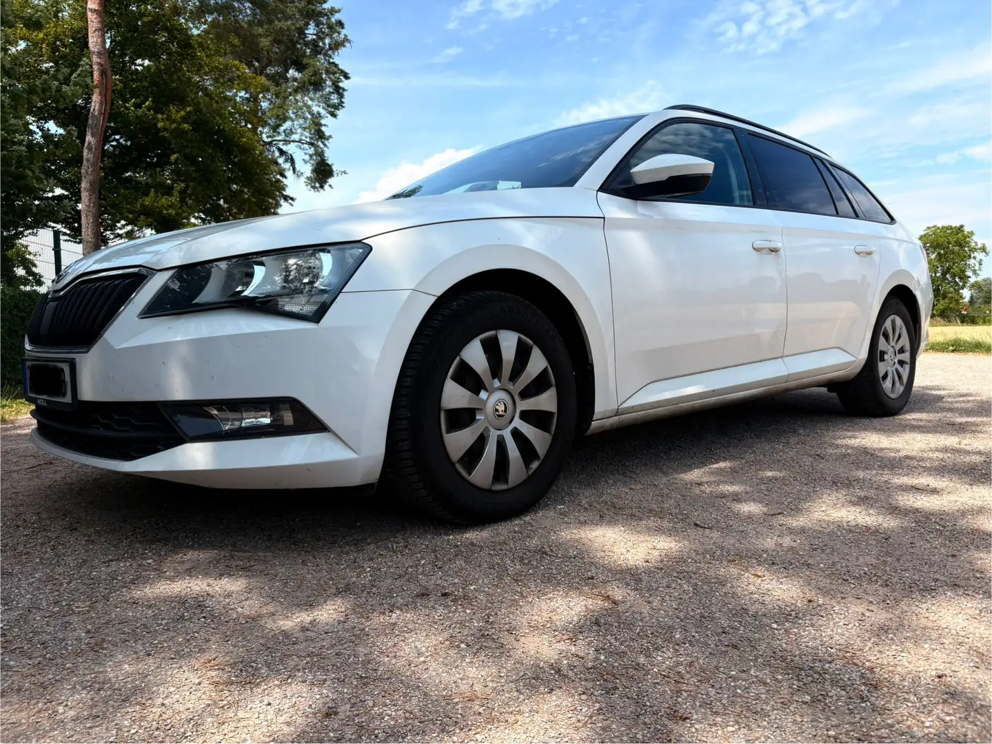 Skoda Superb Active / Heckschaden, technisch gut Weiß - 1
