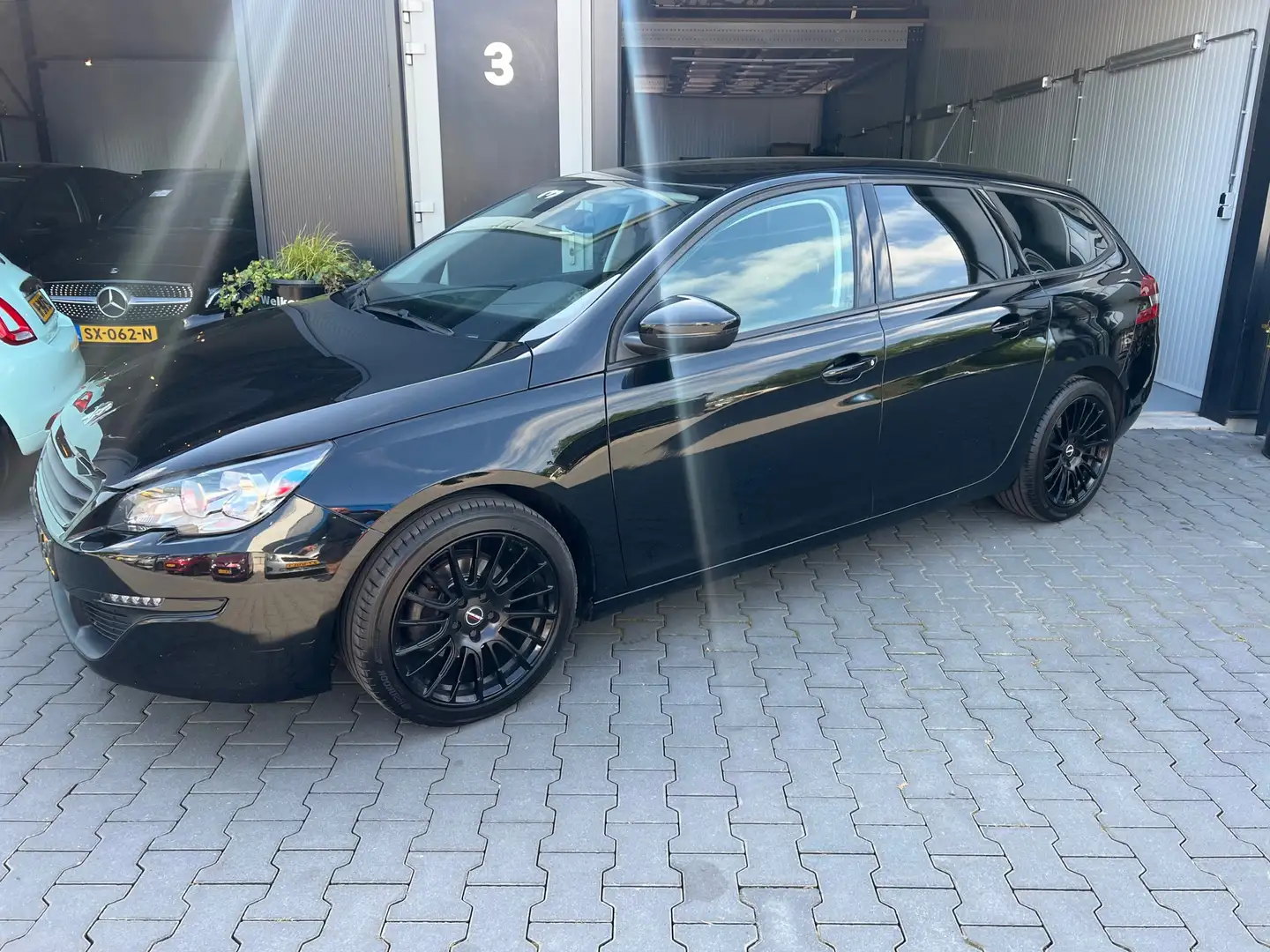 Peugeot 308 SW 1.6 BlueHDI Blue Lease Pack Zwart - 2