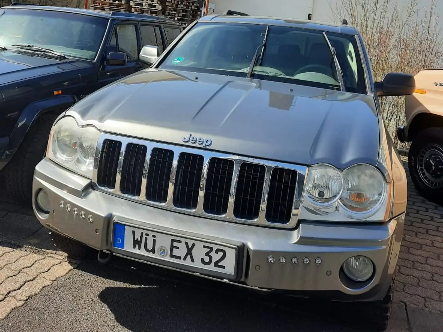 Jeep Grand Cherokee Grand Cherokee 3.0 CRD Automatik DPF Limited Beżowy - 2