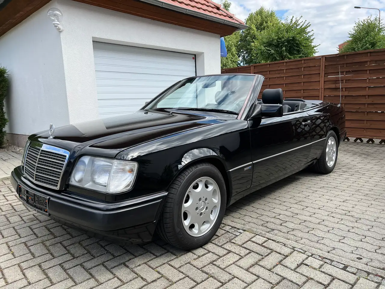 Mercedes-Benz CE 300