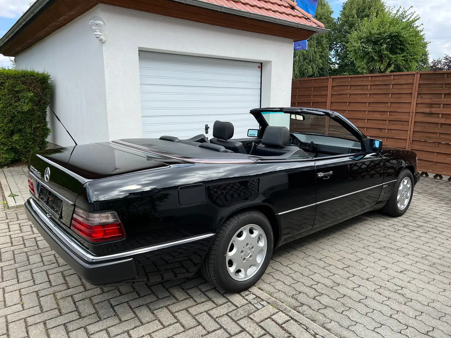 Mercedes-Benz CE 300 CE-Klasse CE-24V Black - 2