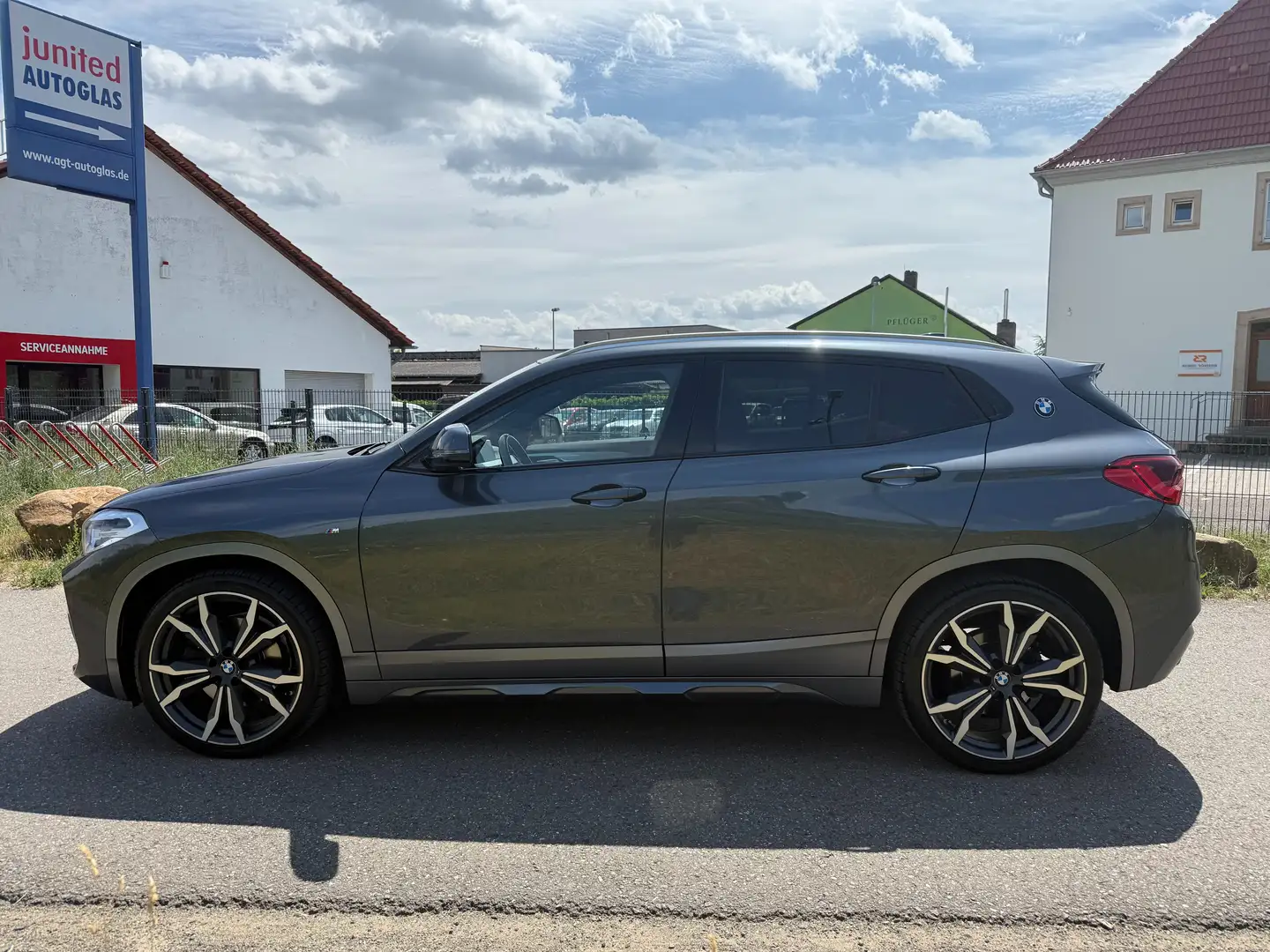 BMW X2 sDrive 20 i M Sport X Grau - 2