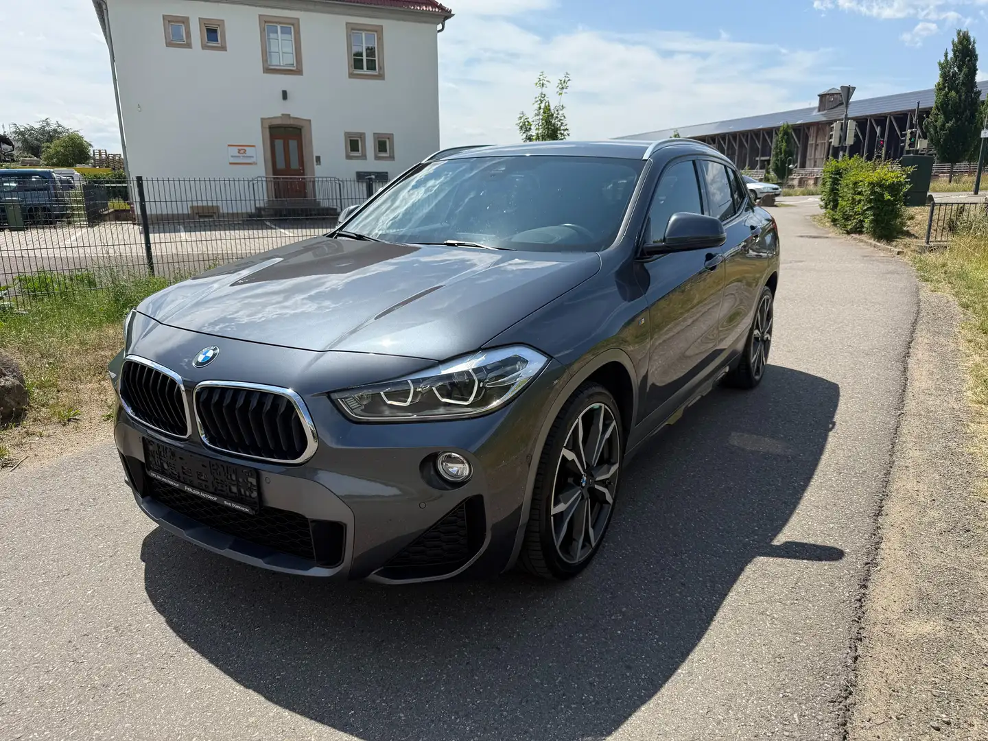 BMW X2 sDrive 20 i M Sport X Grau - 1