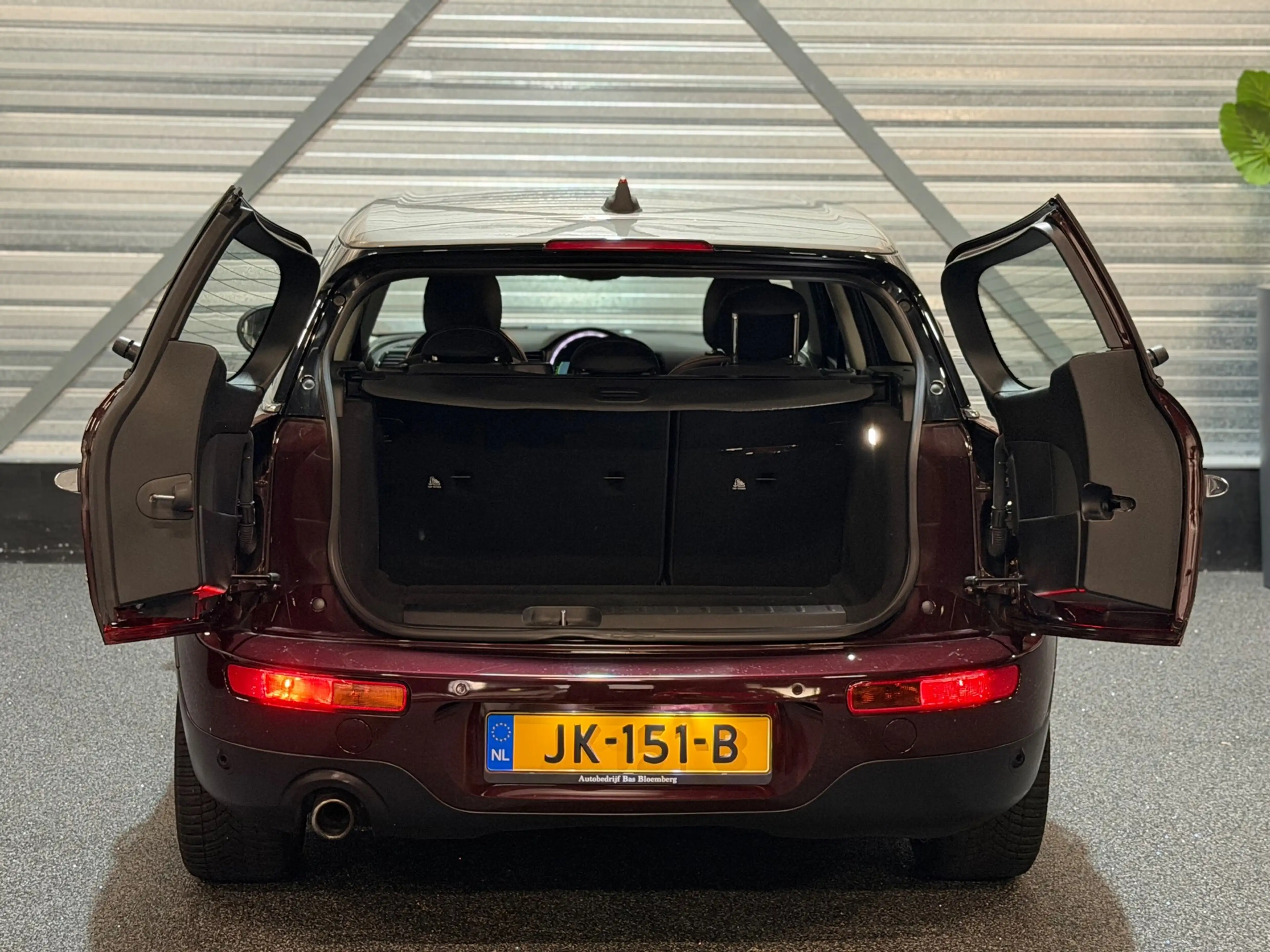 MINI Cooper Clubman 1.5 Business AIRCO/NAVI/CRUISE/PDC/ISOFIX/MULTIMED — photo 32