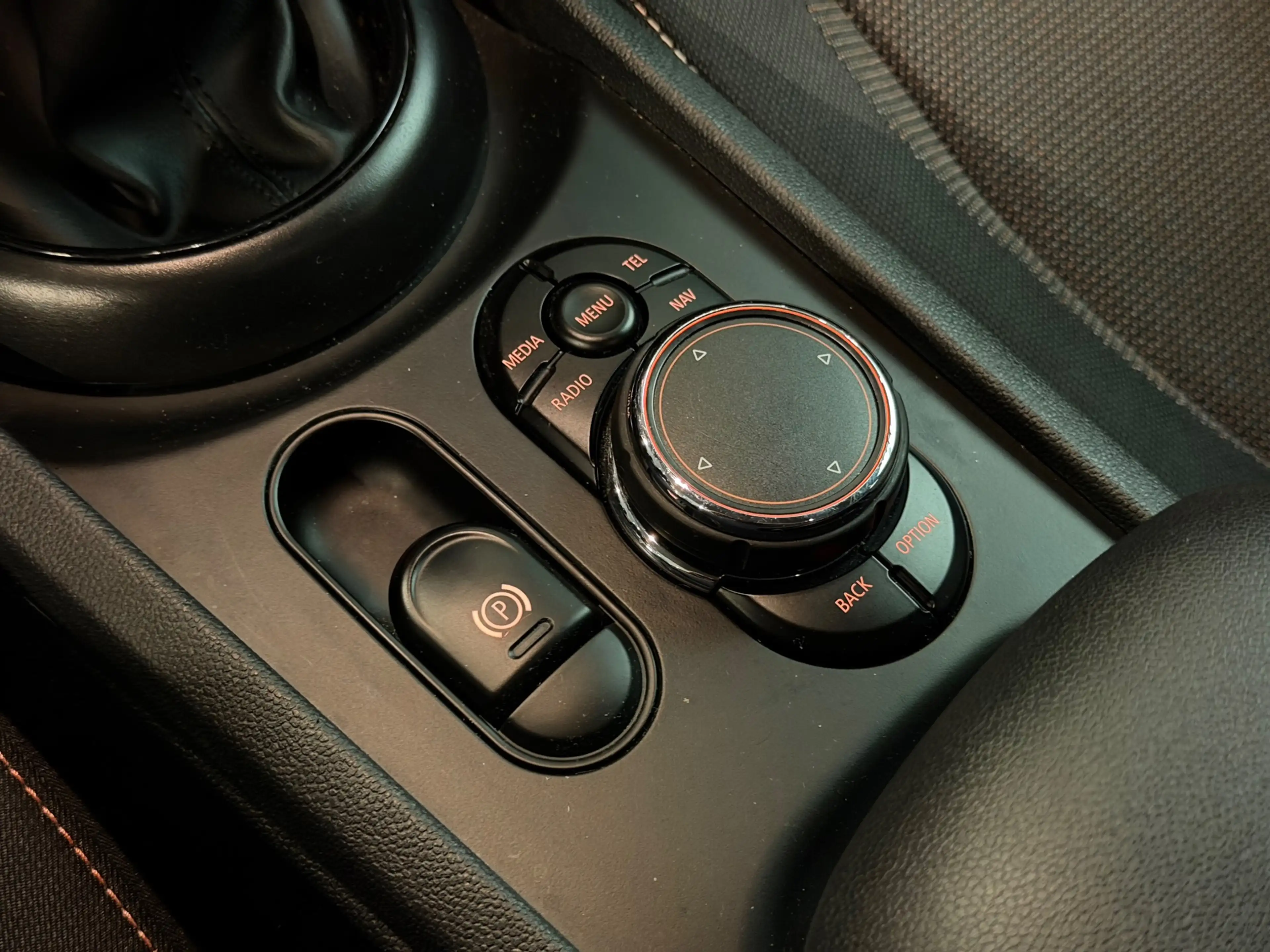 MINI Cooper Clubman 1.5 Business AIRCO/NAVI/CRUISE/PDC/ISOFIX/MULTIMED — photo 28
