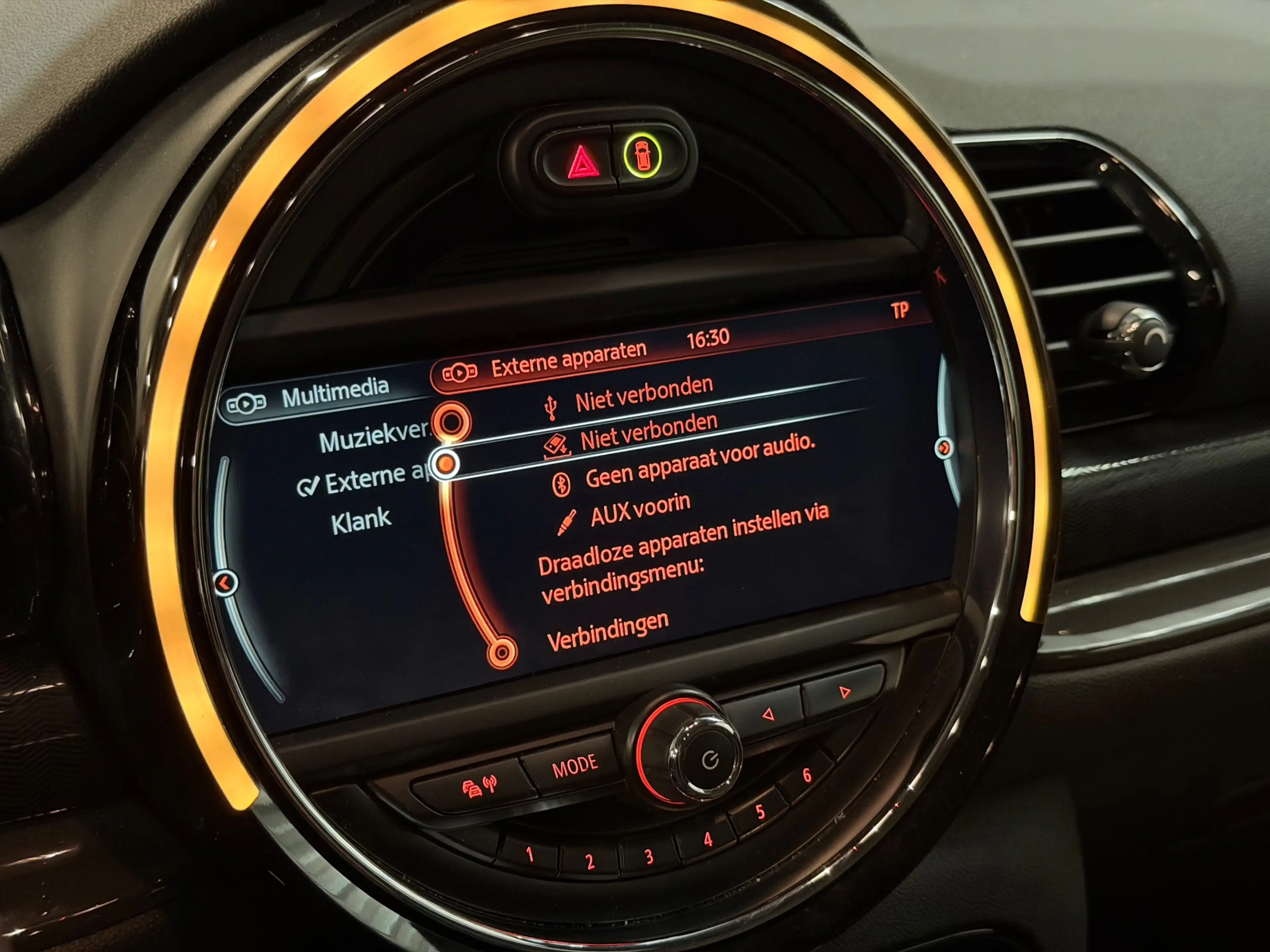 MINI Cooper Clubman 1.5 Business AIRCO/NAVI/CRUISE/PDC/ISOFIX/MULTIMED — photo 25