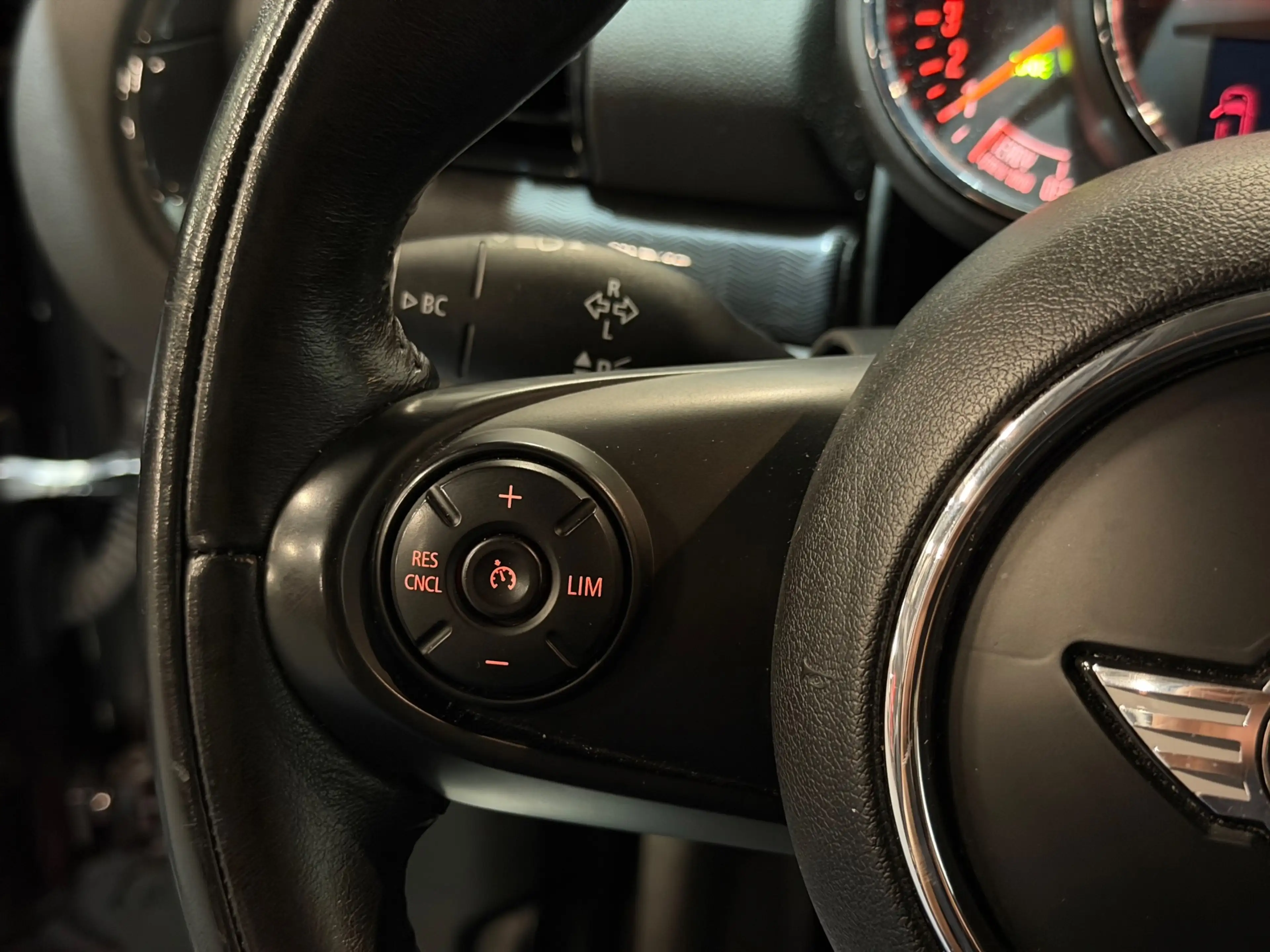 MINI Cooper Clubman 1.5 Business AIRCO/NAVI/CRUISE/PDC/ISOFIX/MULTIMED — photo 29