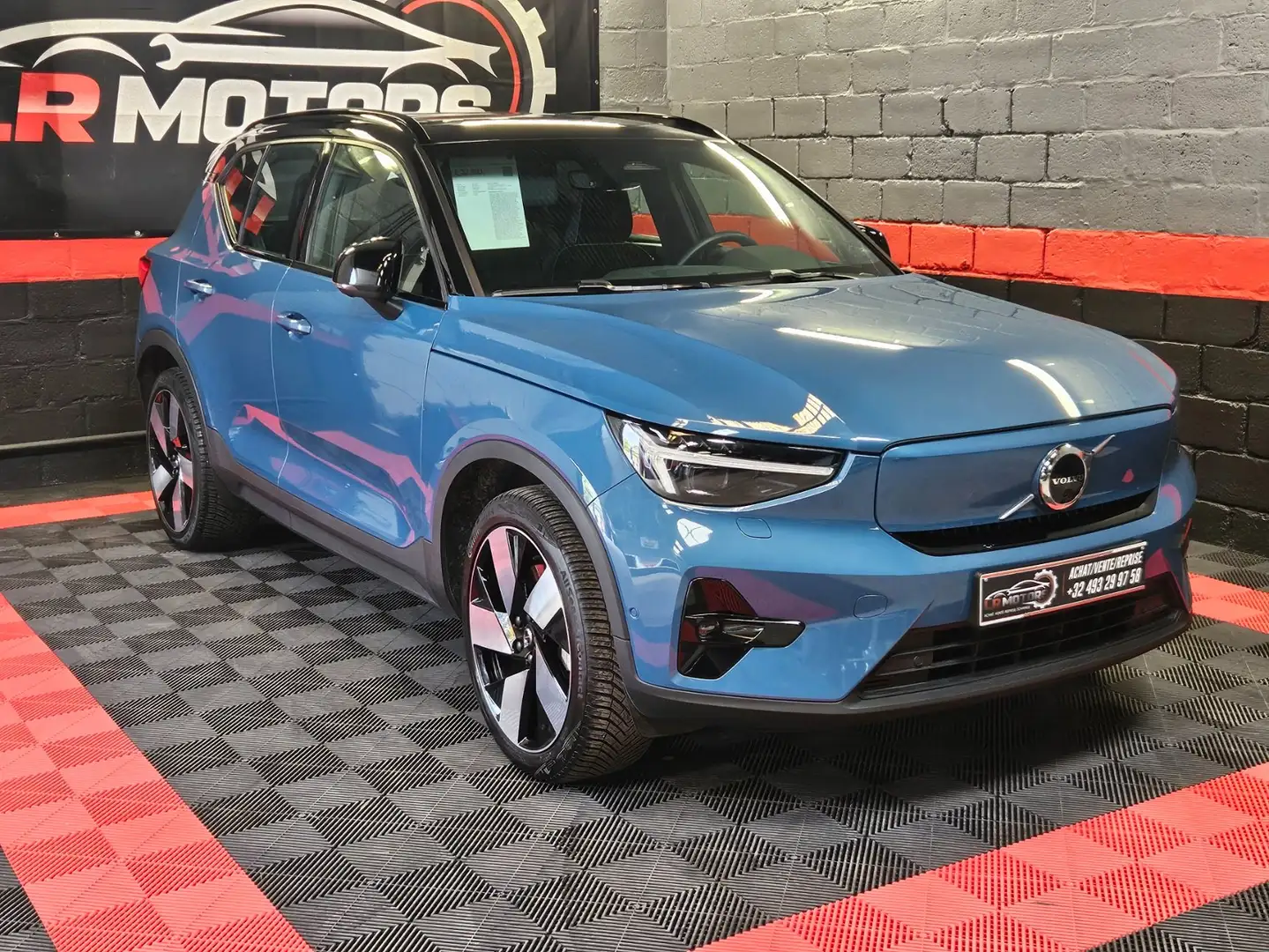Volvo XC40 E-XC40 69 kWh FWD Recharge Ultimate Bleu - 1