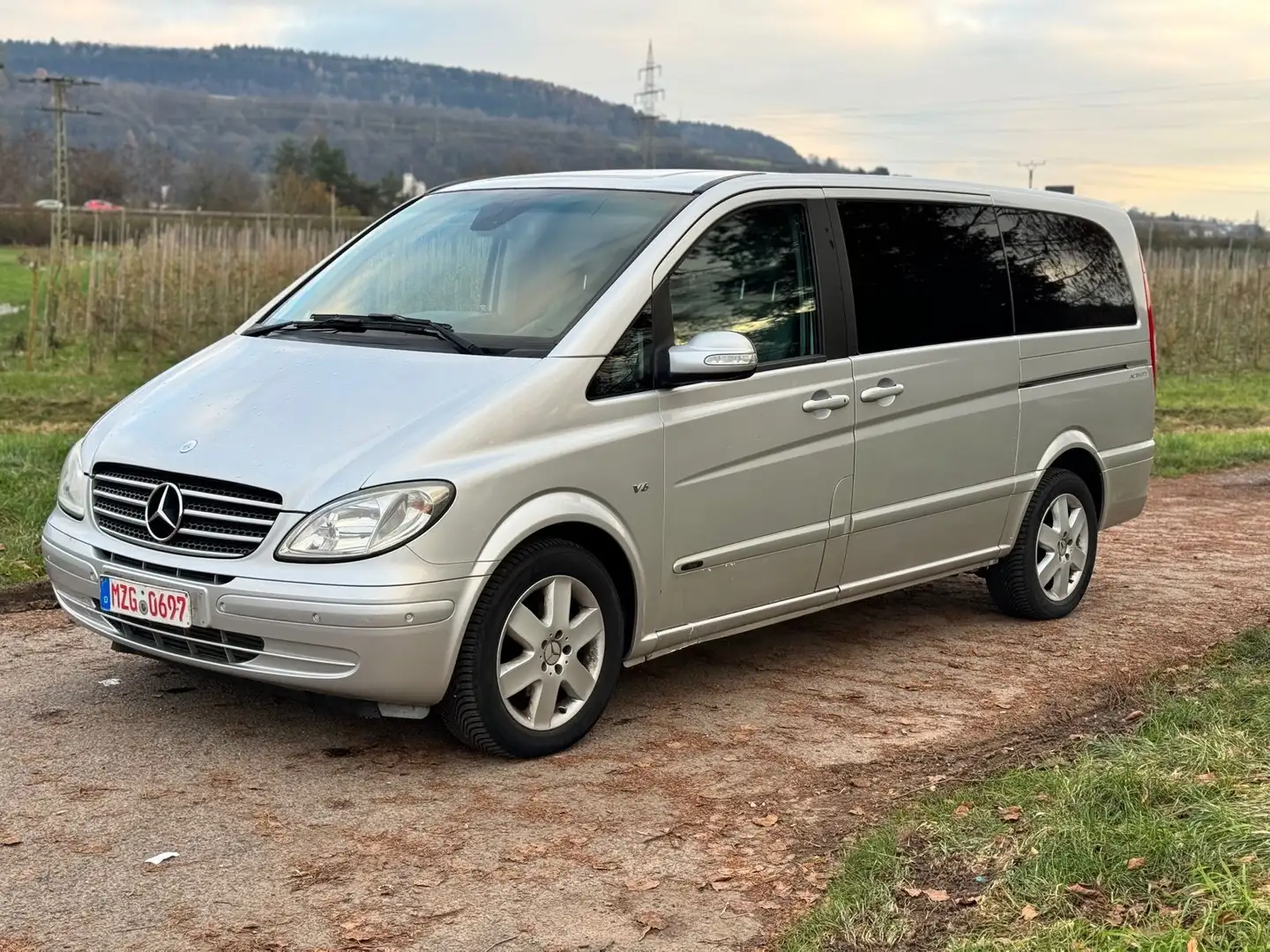 Mercedes-Benz Viano 3.0 CDI Activity lang *2xTÜR/AHK/AUTOM.* Argent - 2