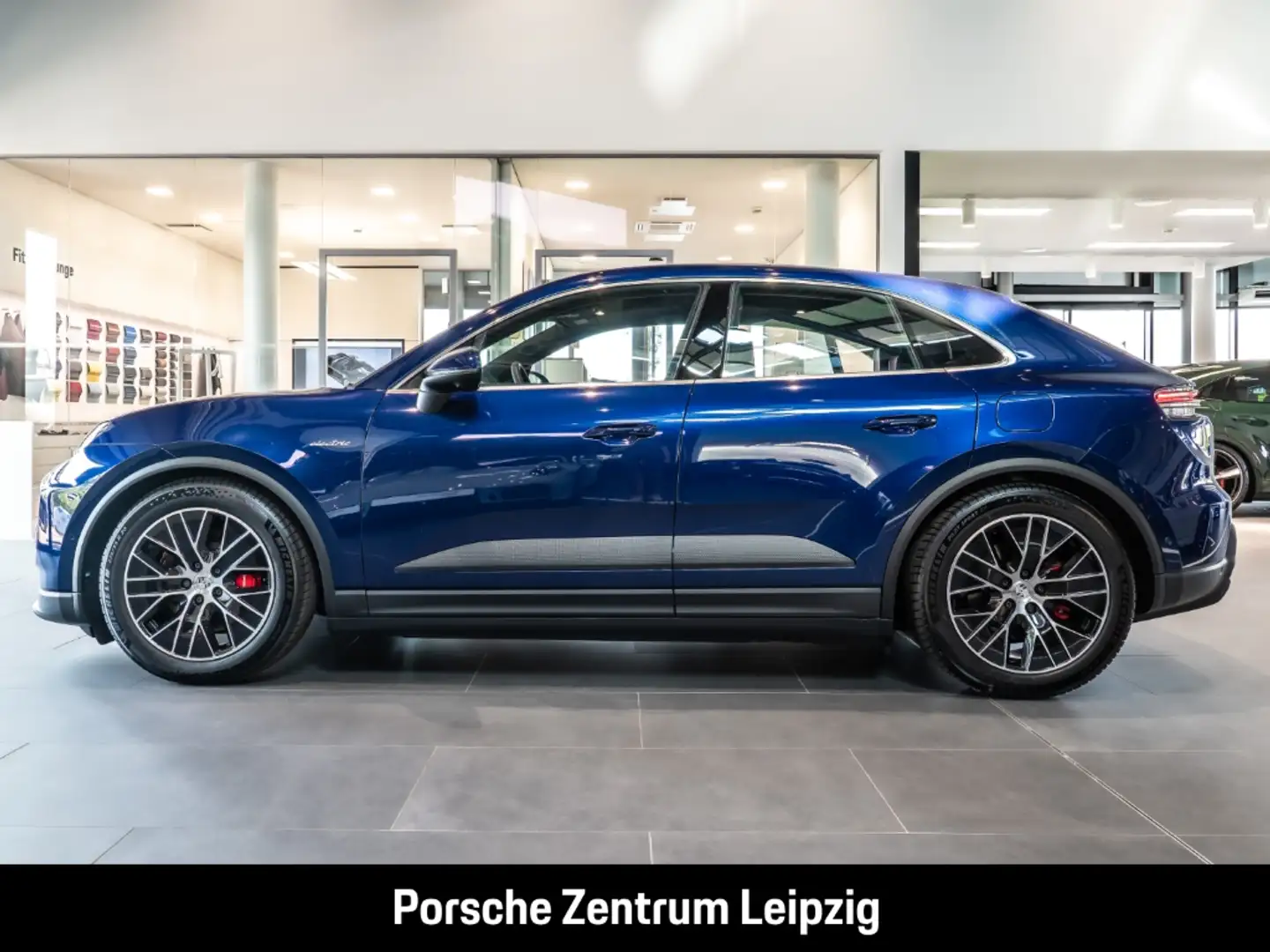 Porsche Macan 4S Burmester HA-Lenkung Luft Matrix InnoDrive Blau - 2