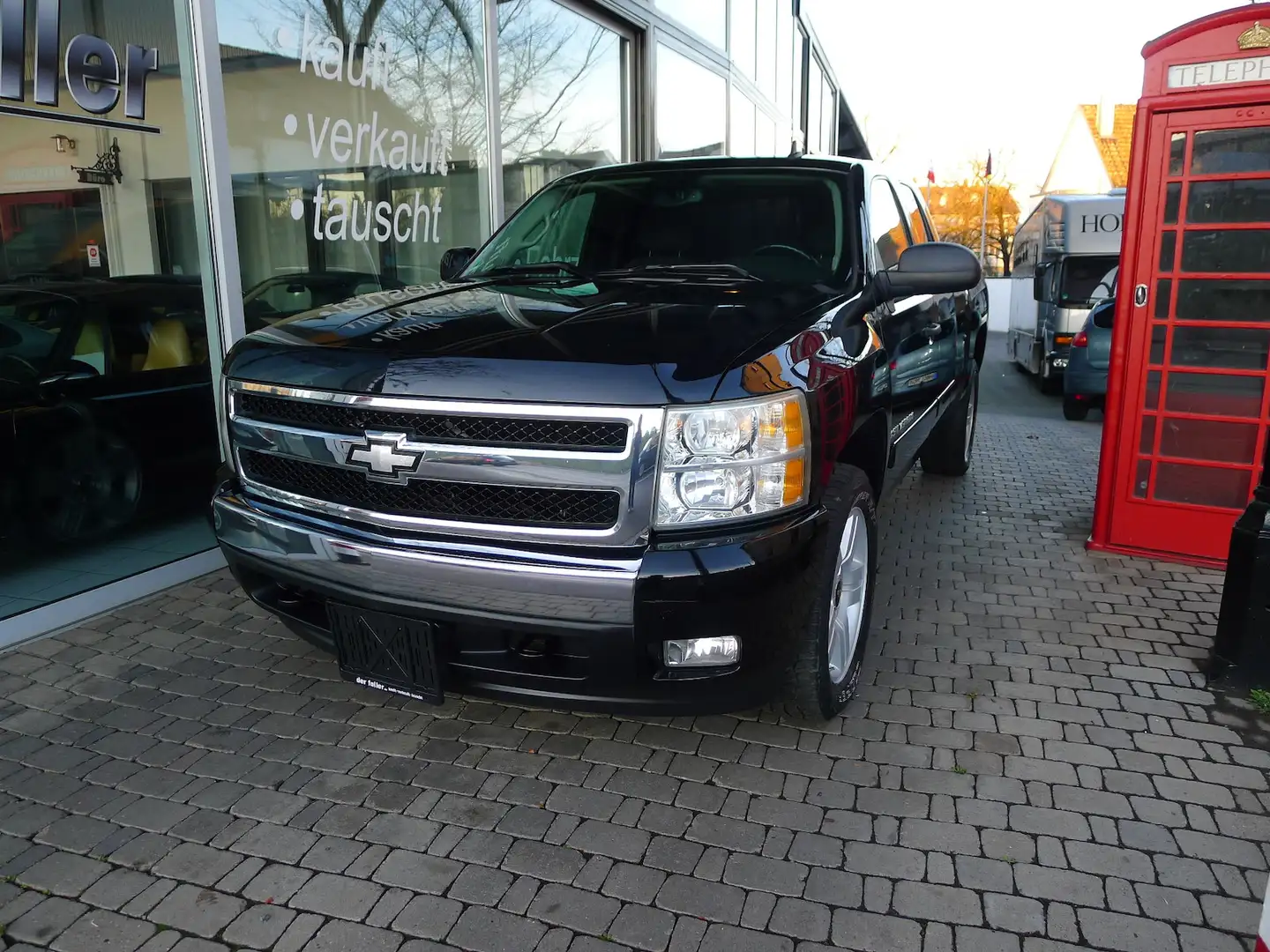 Chevrolet Silverado V8 King Cab Schwarz - 2