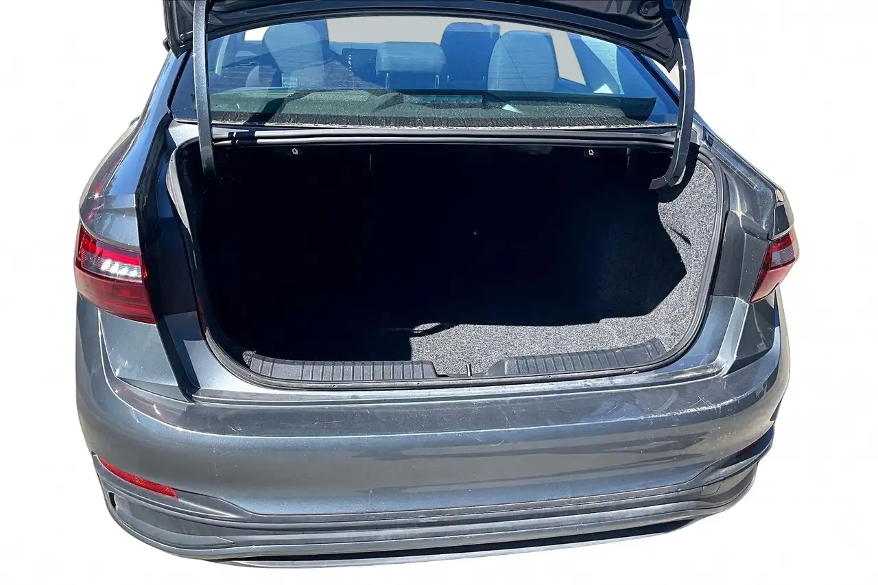 Volkswagen Jetta снимка Volkswagen Jetta