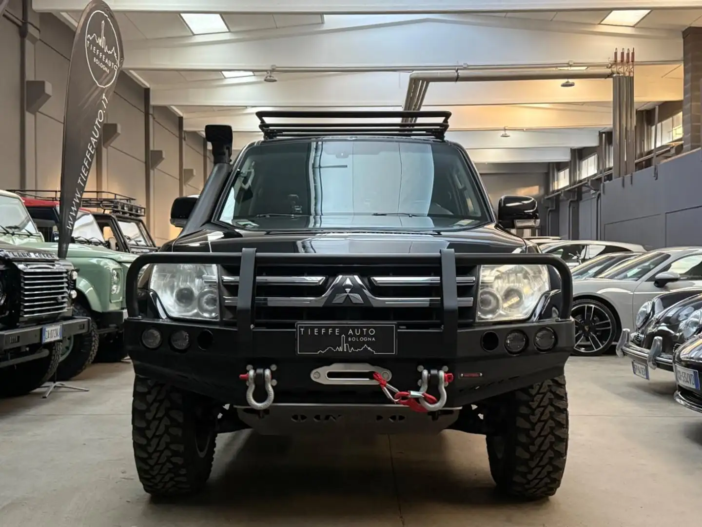 Mitsubishi Pajero 3.8 V6 24V aut. 5p. Instyle *VEICOLO SPECIALE* Noir - 2