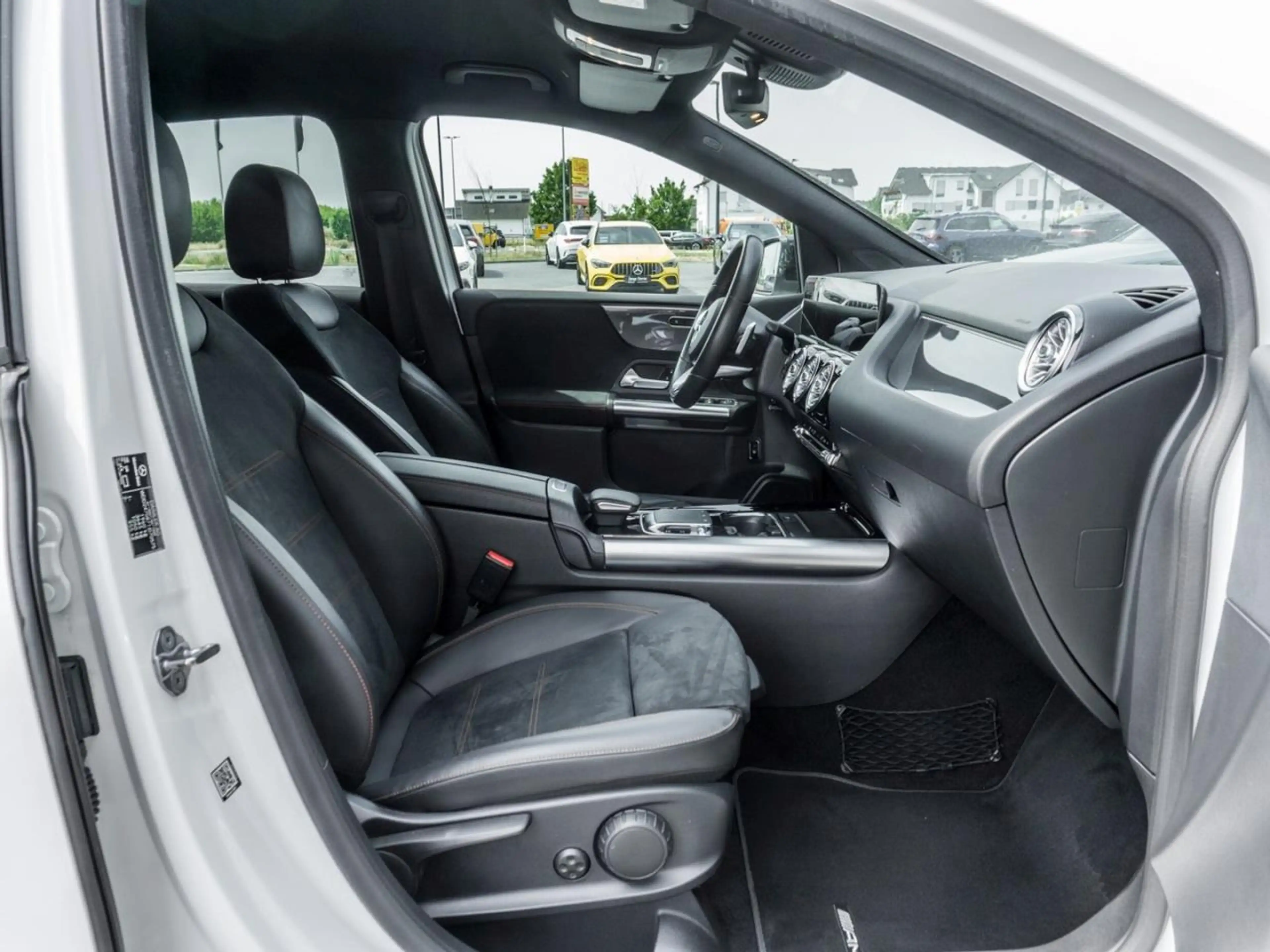 Mercedes-Benz B 200 AMG Night MBUX Navi+ Kamera Easy-Pack — photo 7