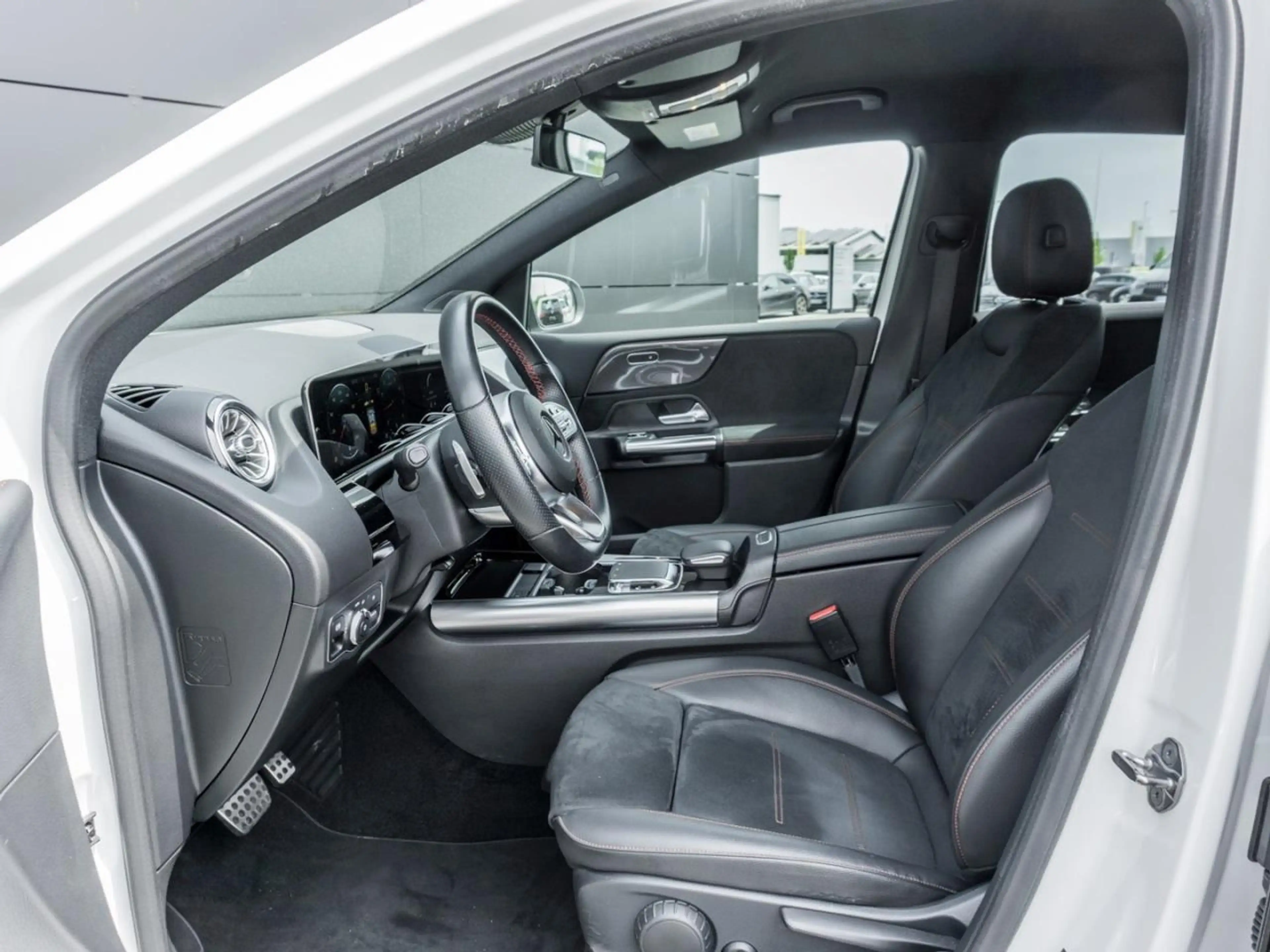 Mercedes-Benz B 200 AMG Night MBUX Navi+ Kamera Easy-Pack — photo 5