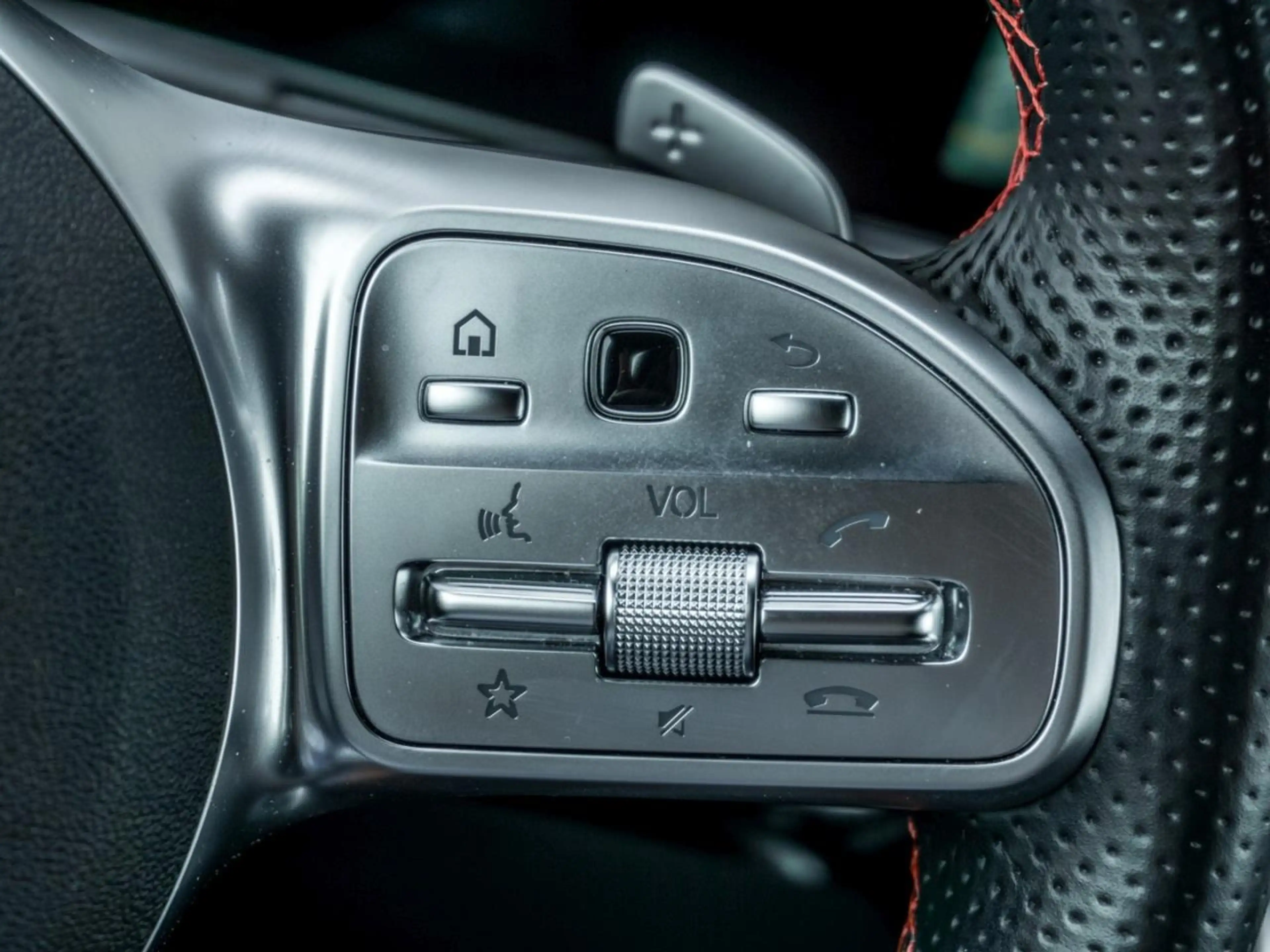 Mercedes-Benz B 200 AMG Night MBUX Navi+ Kamera Easy-Pack — photo 10