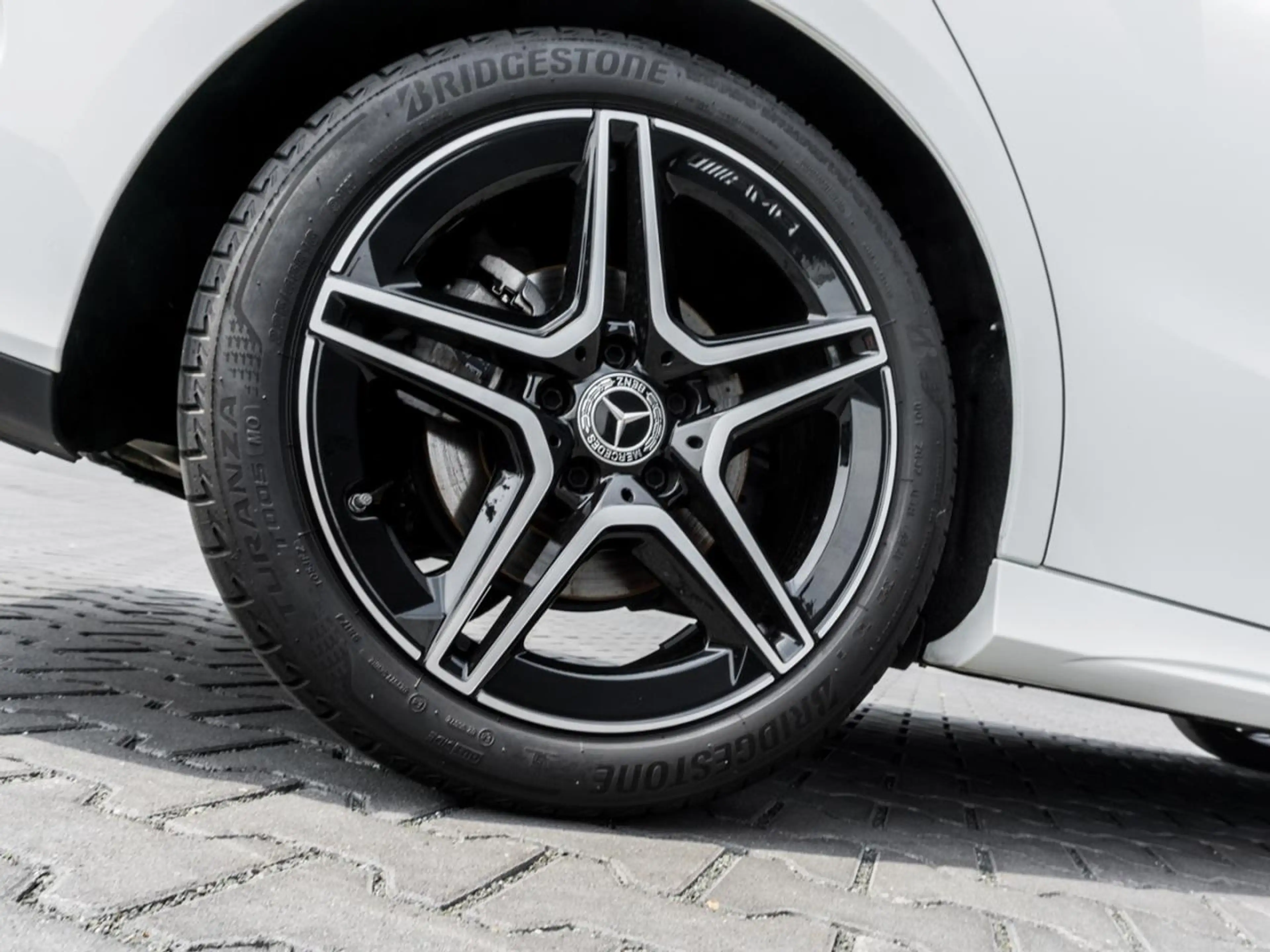 Mercedes-Benz B 200 AMG Night MBUX Navi+ Kamera Easy-Pack — photo 3