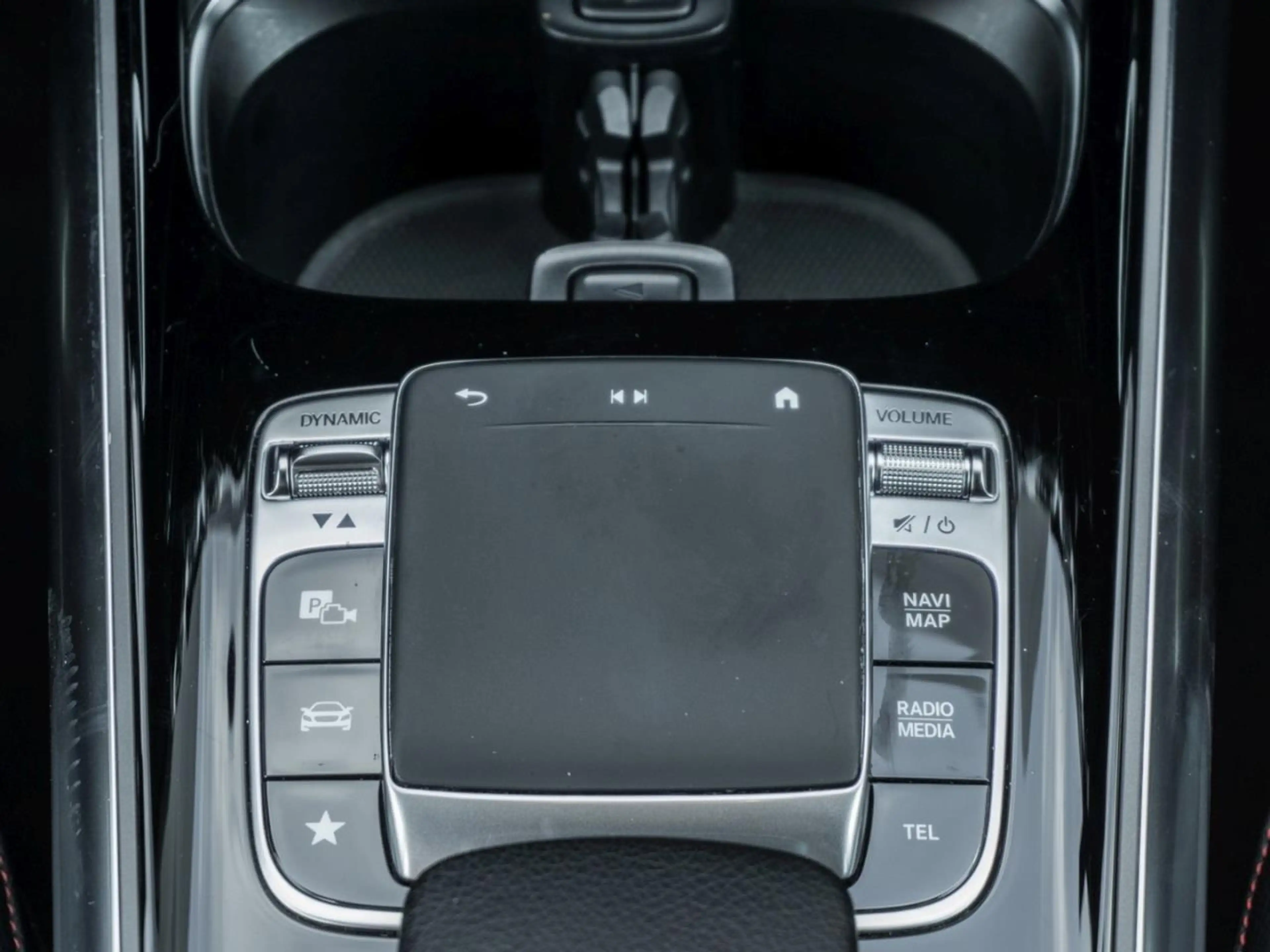 Mercedes-Benz B 200 AMG Night MBUX Navi+ Kamera Easy-Pack — photo 13