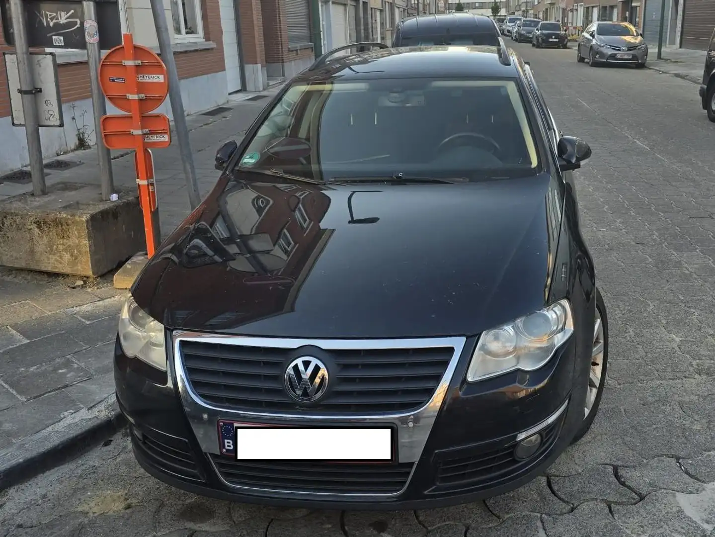 Volkswagen Passat Variant 2.0 CR TDi Comfortline DPF Zwart - 1