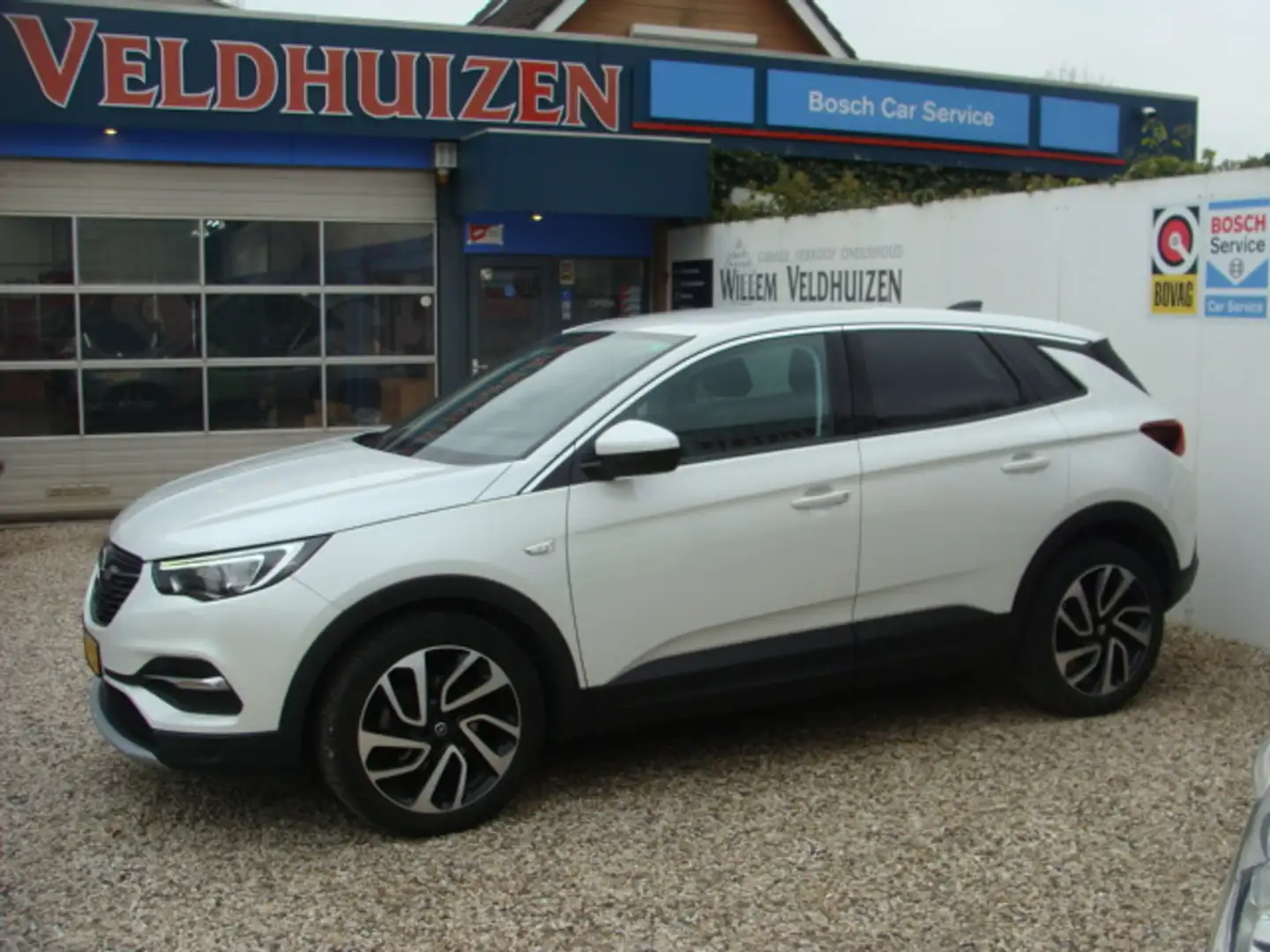 Opel Grandland X 1.2 Turbo Business Executive trekhaak Wit - 2
