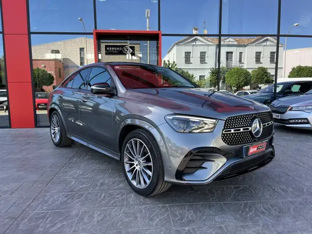 Mercedes-Benz 450 view 5