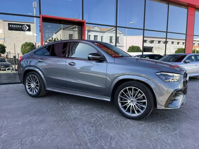 Mercedes-Benz 450 view 6