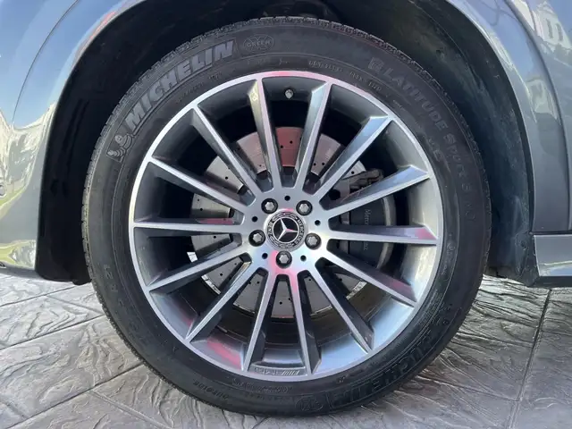Mercedes-Benz 450 view 12