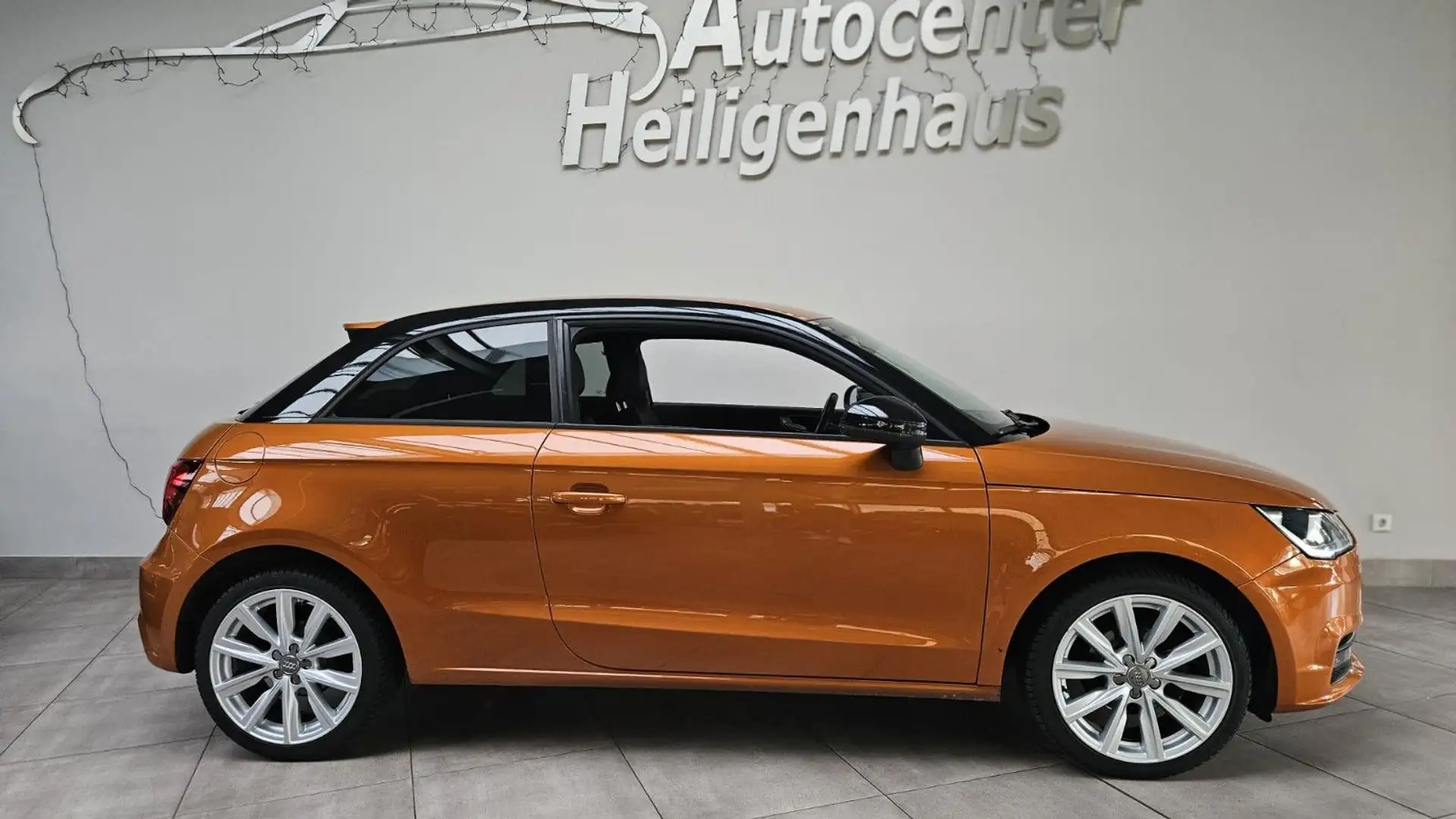 Audi A1 1.0 TSI design exclusive Klima Sitzhzg PDC Orange - 2