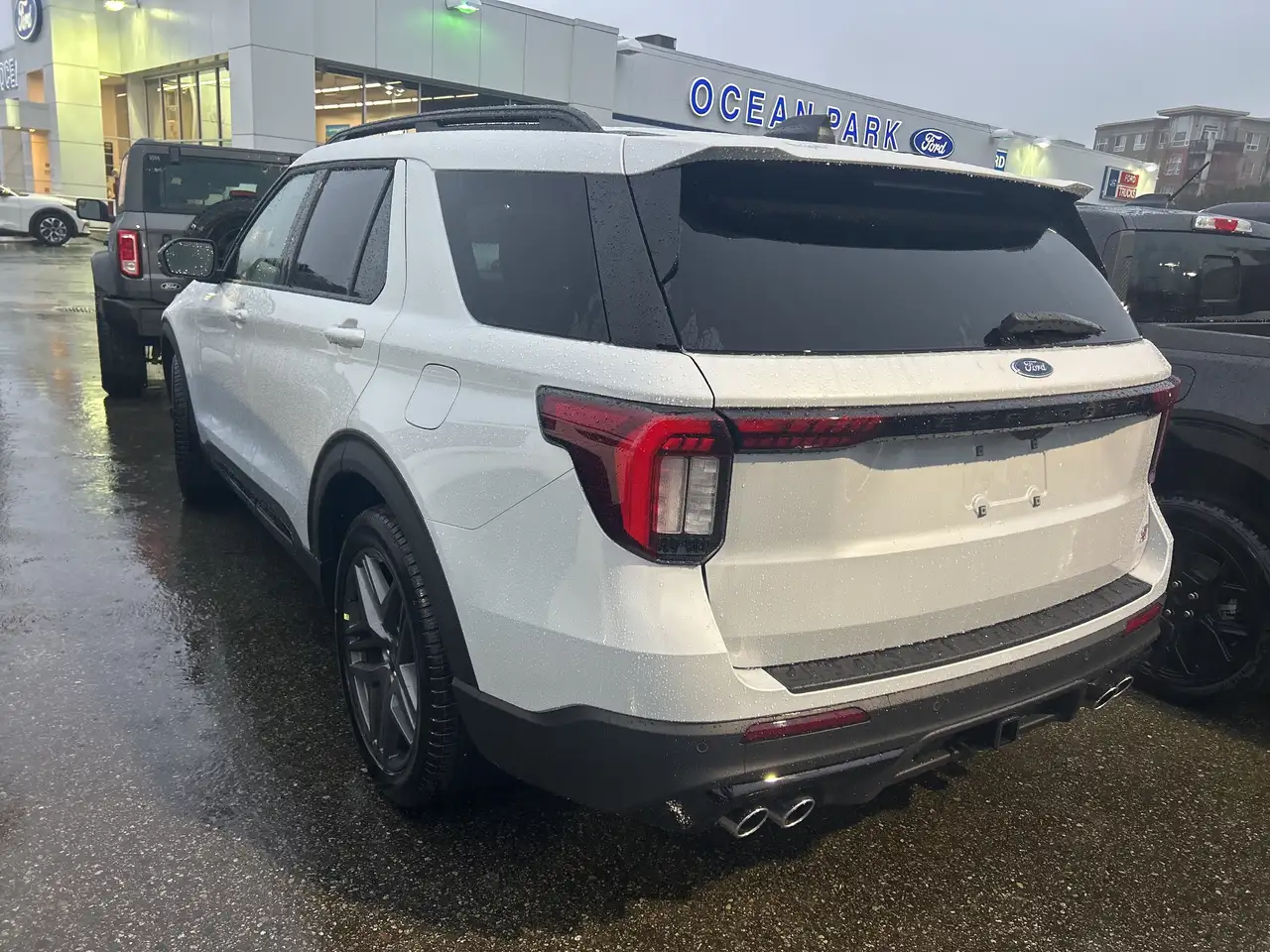 Ford Explorer снимка Ford Explorer
