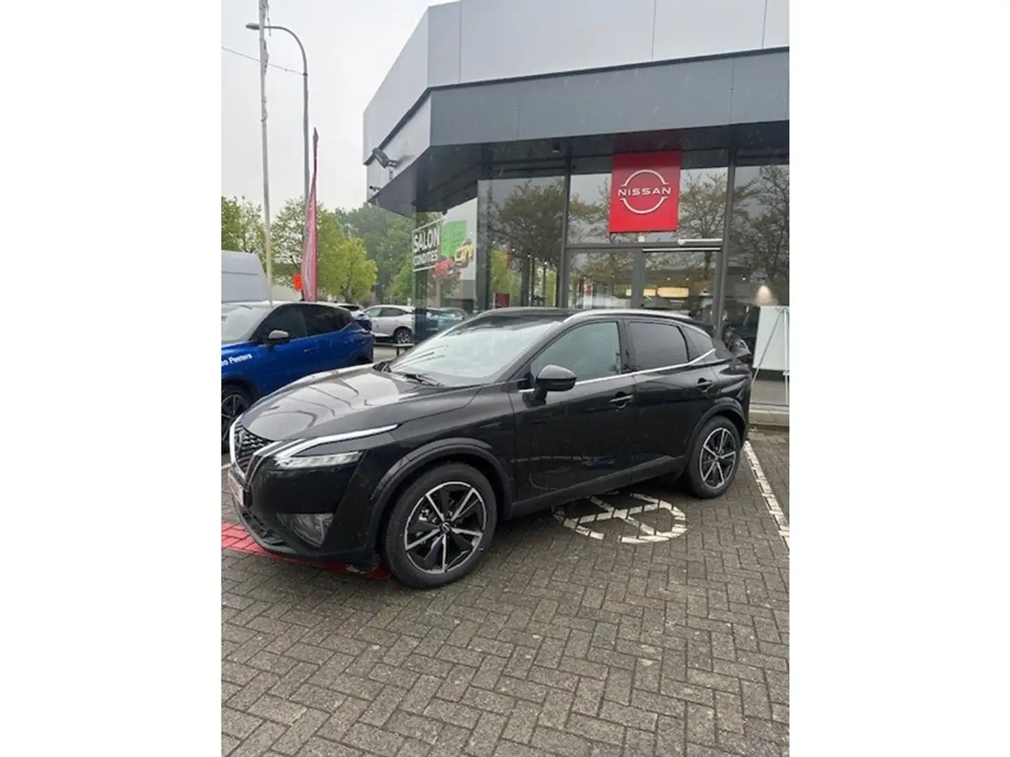 Nissan Qashqai TEKNA MILD-HYBRID Černá - 2