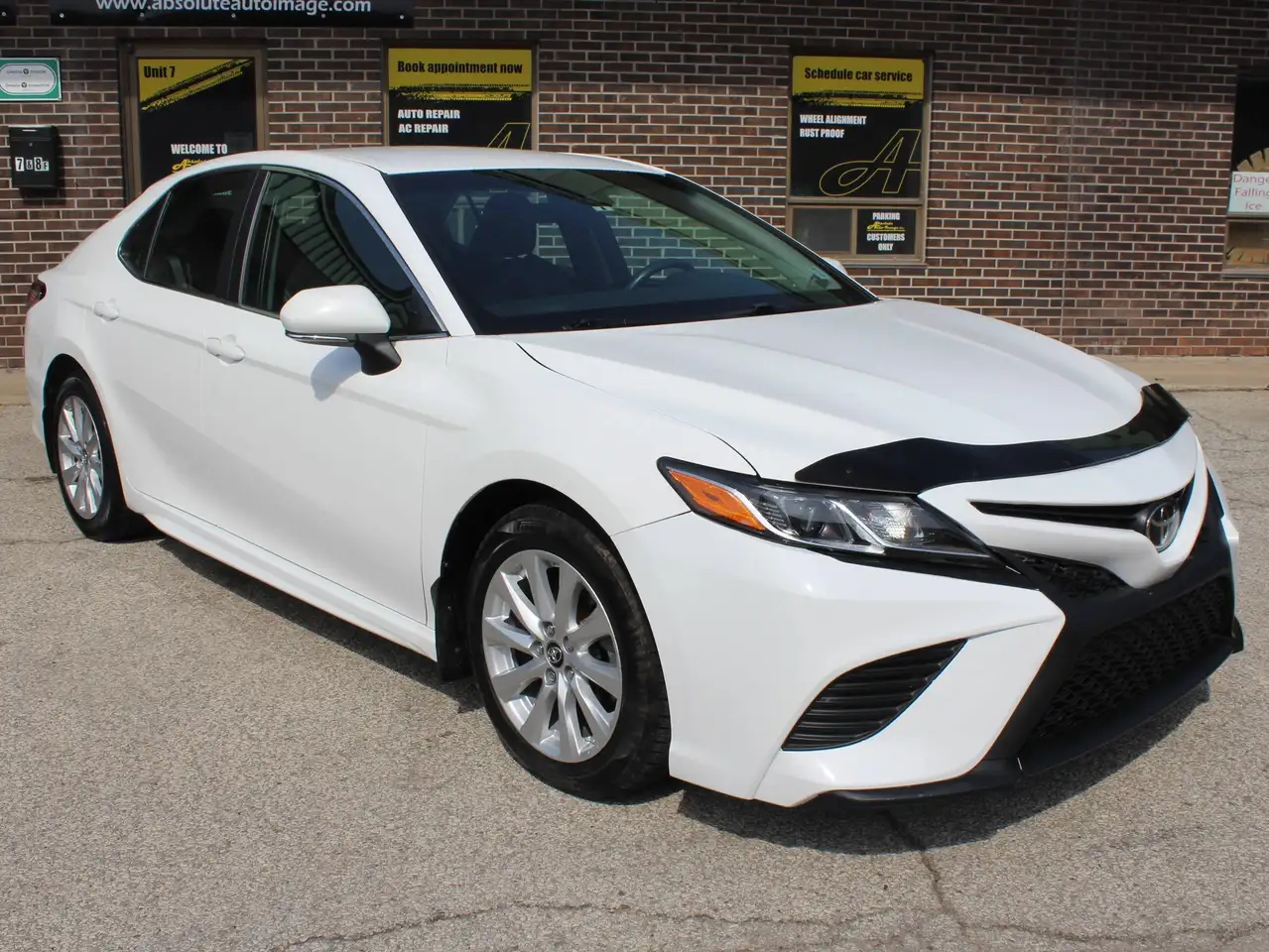 Toyota Camry снимка Toyota Camry