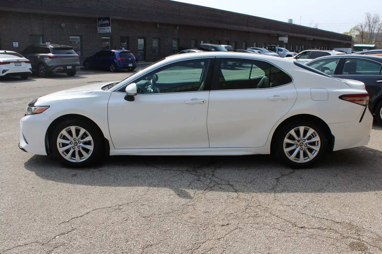 Toyota Camry снимка Toyota Camry