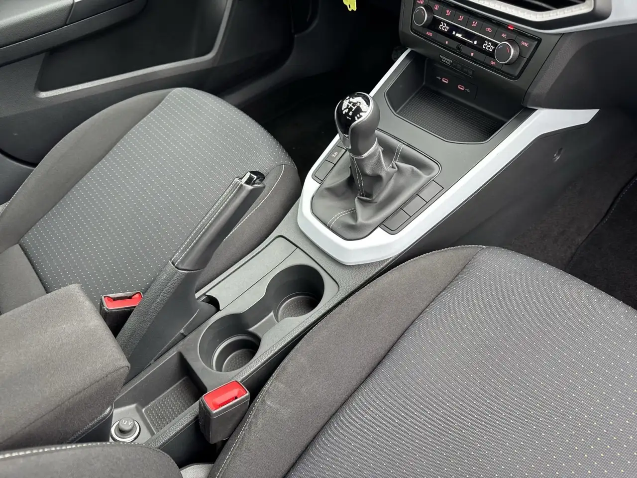 SEAT Arona Style Edition 1.0 TSI AppCon/Clima/Komfort — Galerie du véhicule 26