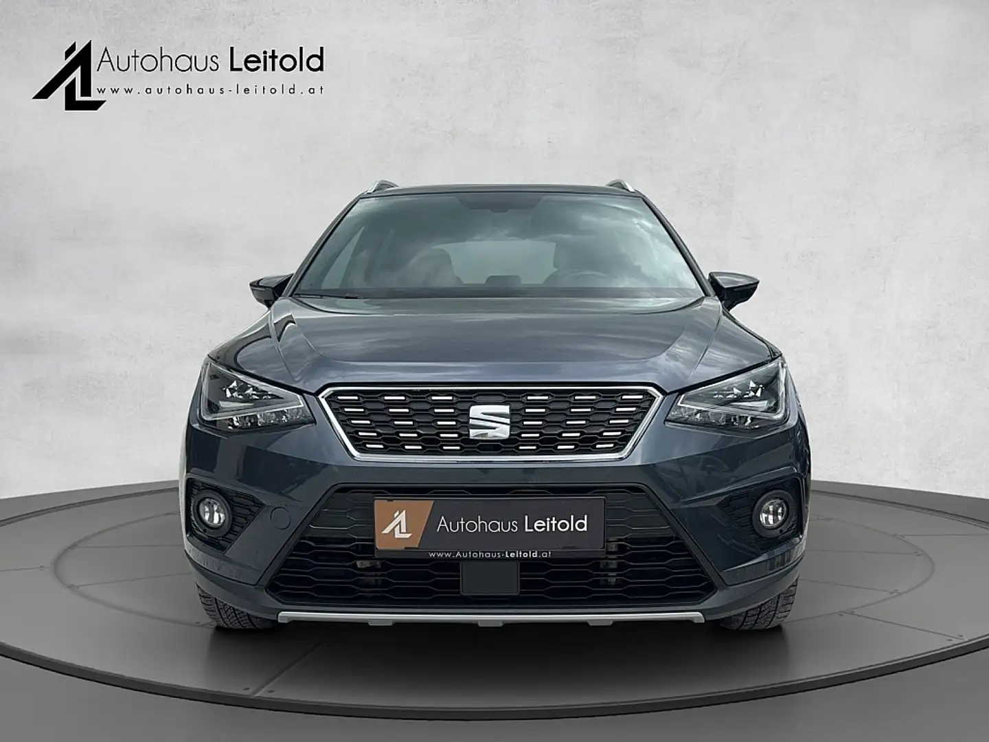 SEAT Arona 1,6 TDI Xcellence DSG LED VIRTUAL KEYLESS NAVI ... Grau - 2